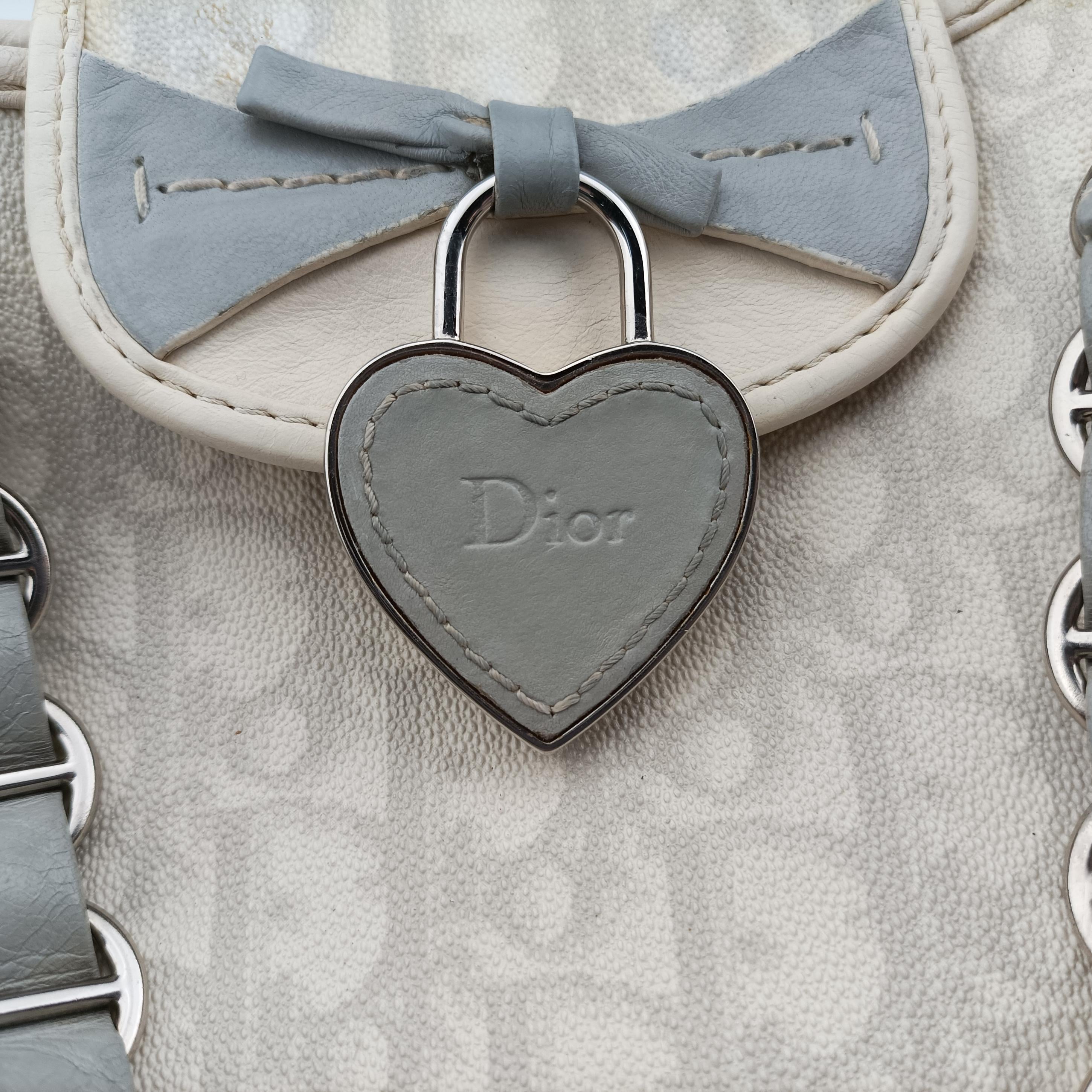 Pre-owned Christian Dior Trotter Romantic Chain Heart White pvc coated canvas  shoulderbag | stylenewstar
