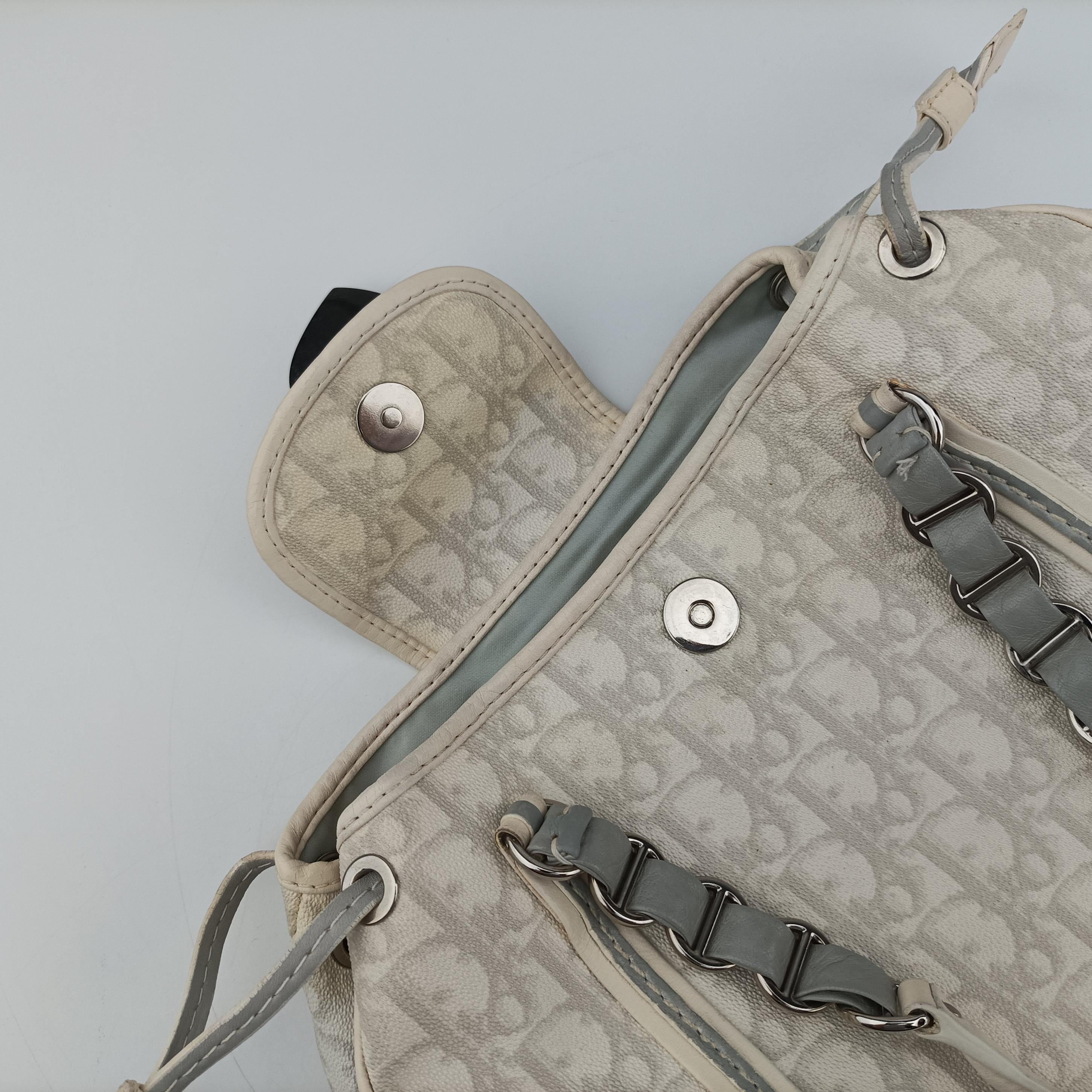 Pre-owned Christian Dior Trotter Romantic Chain Heart White pvc coated canvas  shoulderbag | stylenewstar