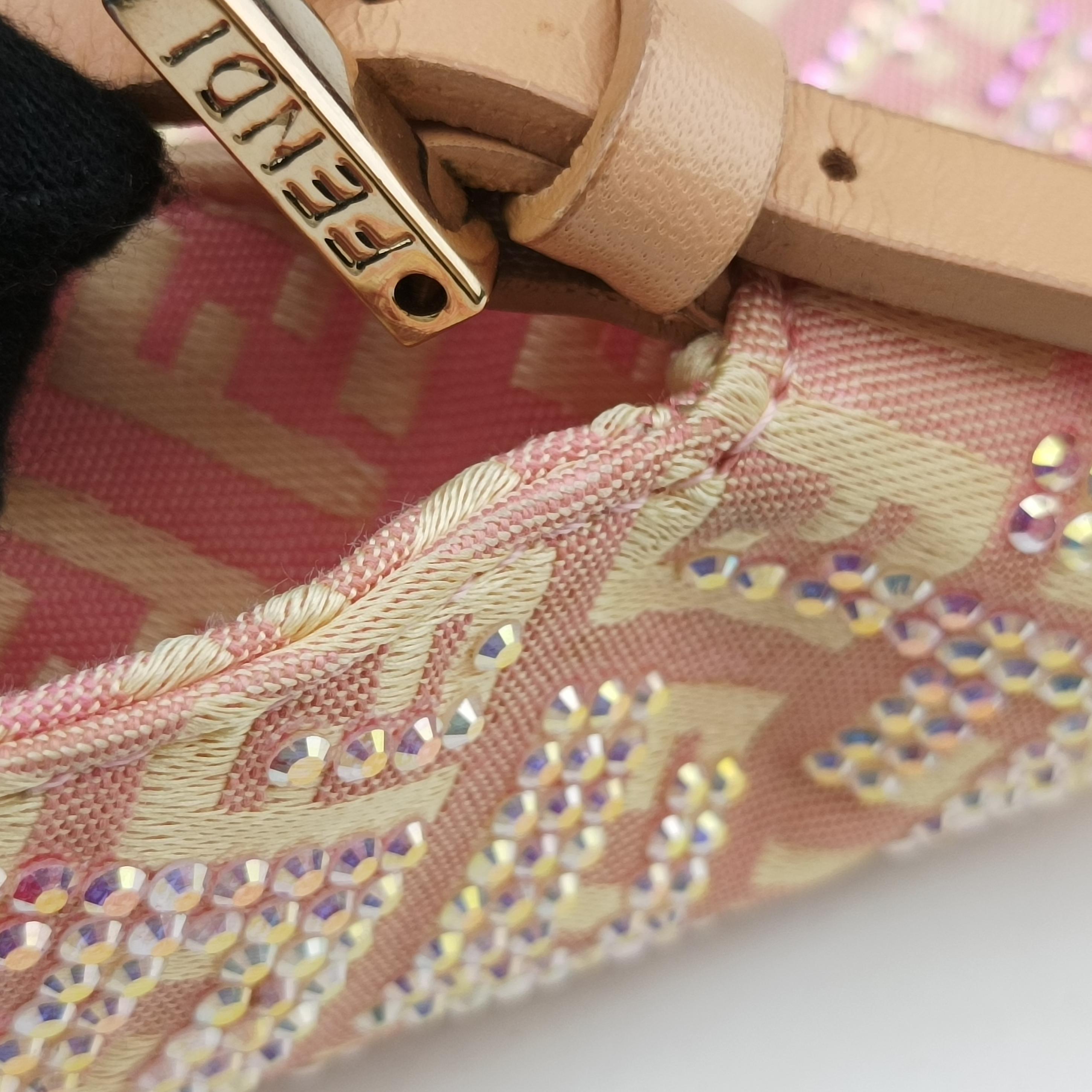Pre-owned Fendi Mamma Bucket Pink Canvas 8BR009 shoulderbag | stylenewstar