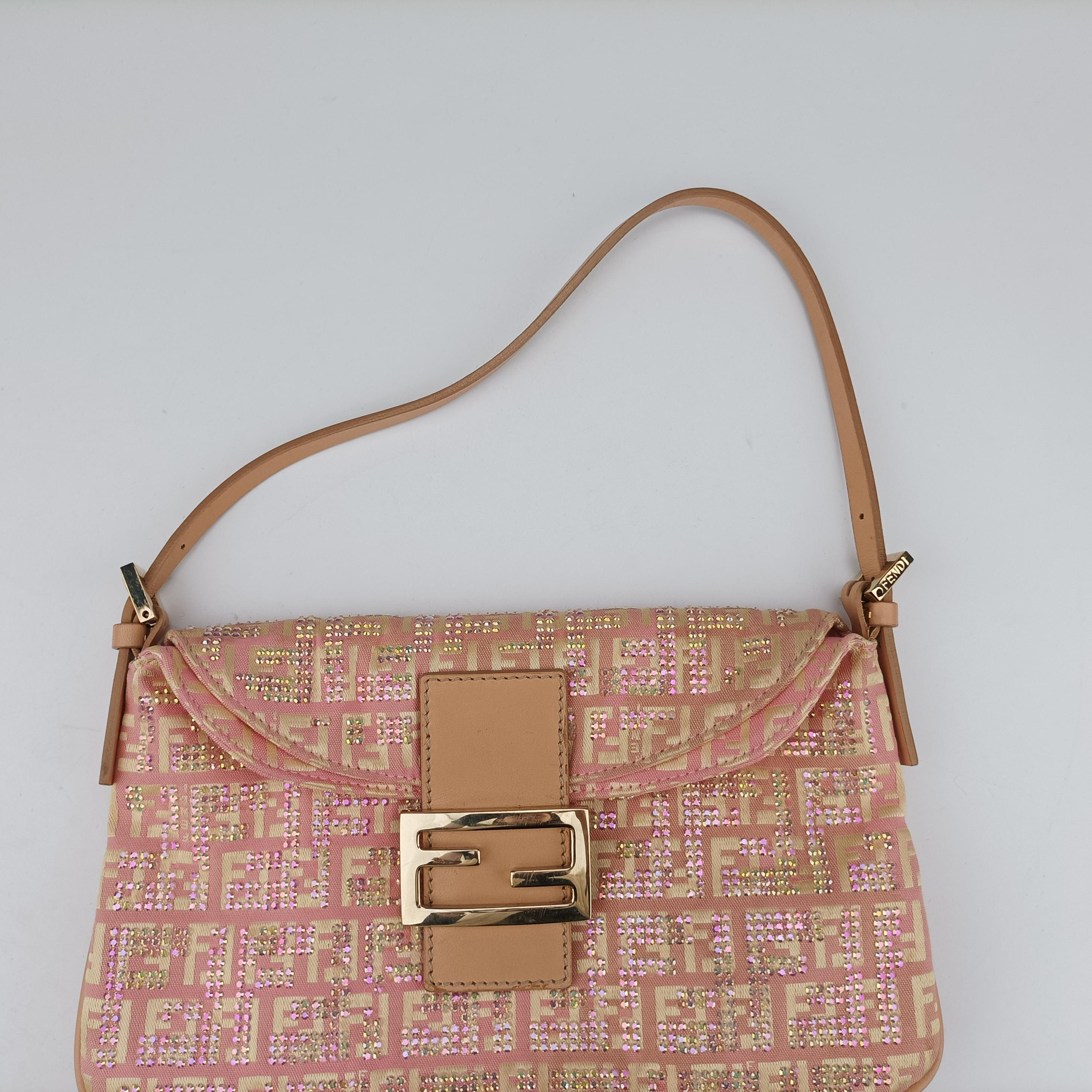 Pre-owned Fendi Mamma Bucket Pink Canvas 8BR009 shoulderbag | stylenewstar