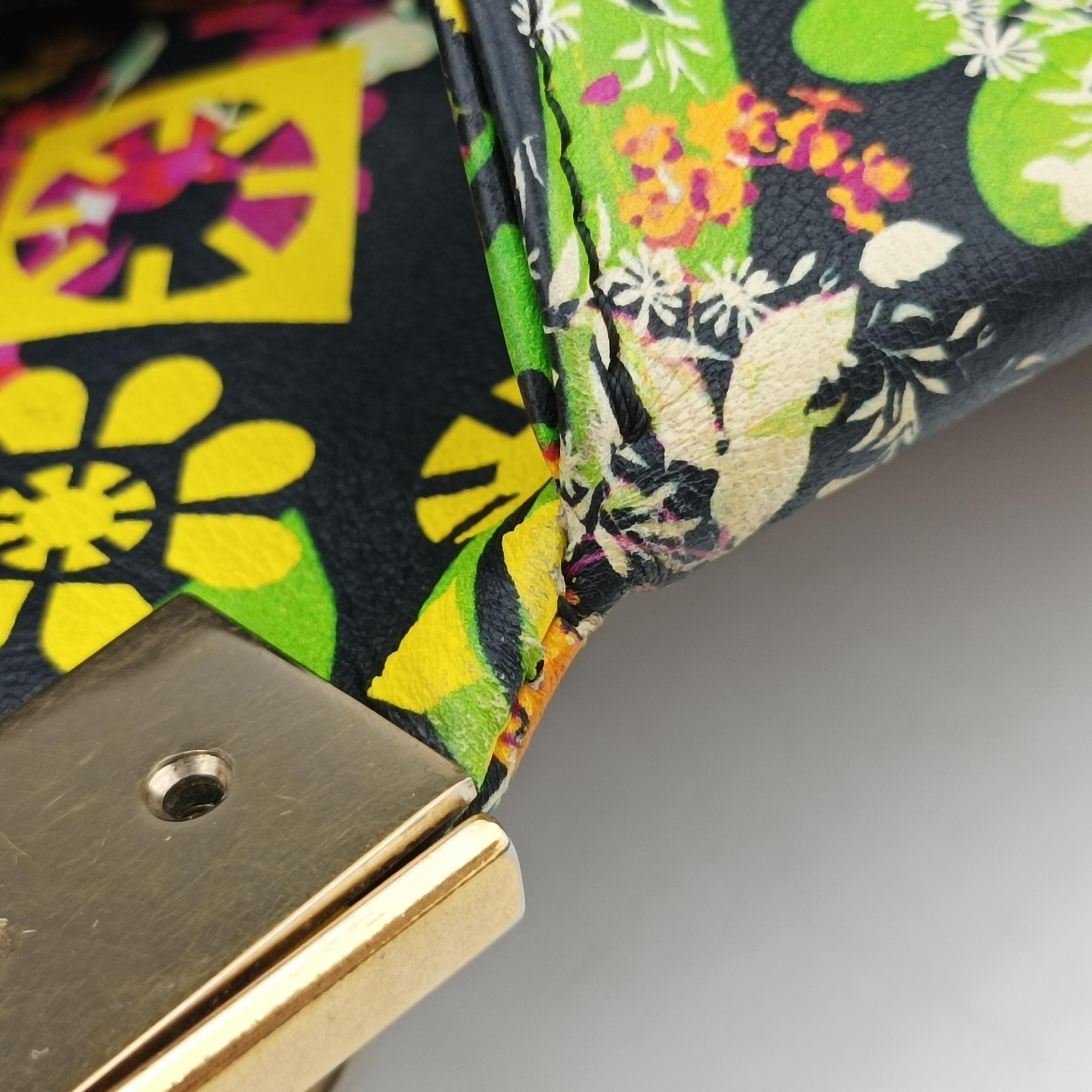 Pre-owned VERSACE MEDUSA Multicolour Leather  shoulderbag | stylenewstar