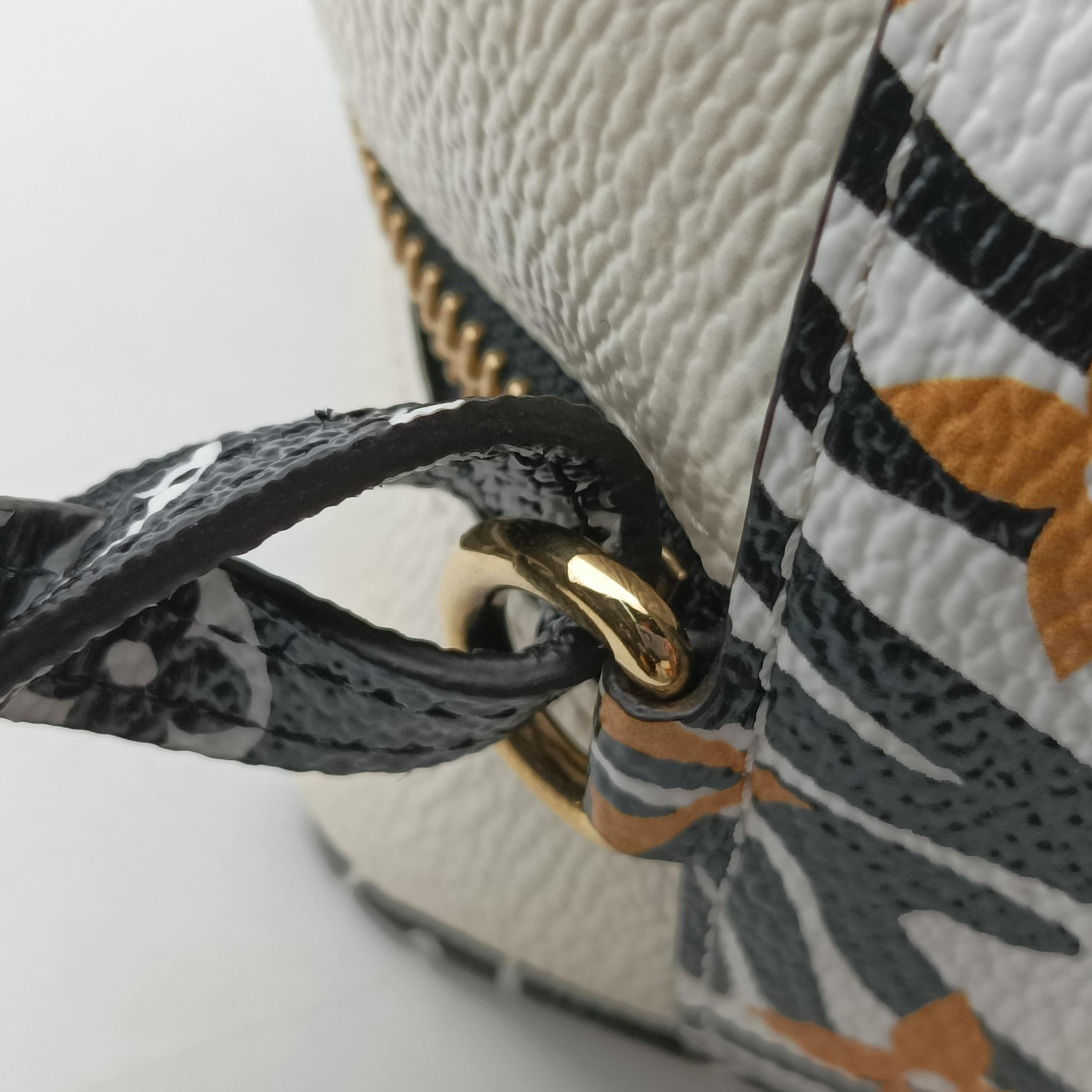 Pre-owned Louis Vuitton Beach Pouch Clear Monogram Giant M67883 shoulderbag | stylenewstar