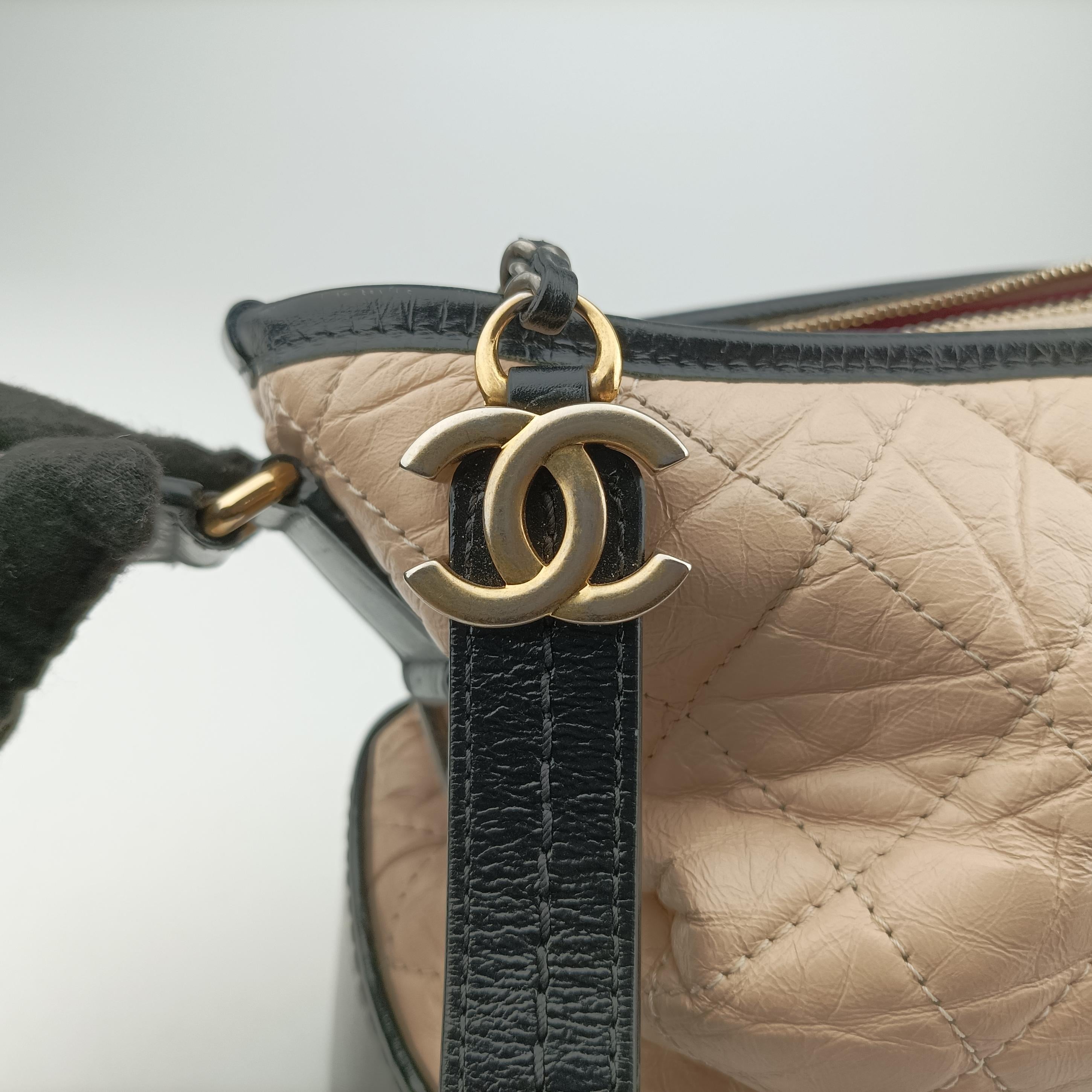 Pre-owned Chanel GABRIELLE Black×beige Leather A93824 shoulderbag | stylenewstar