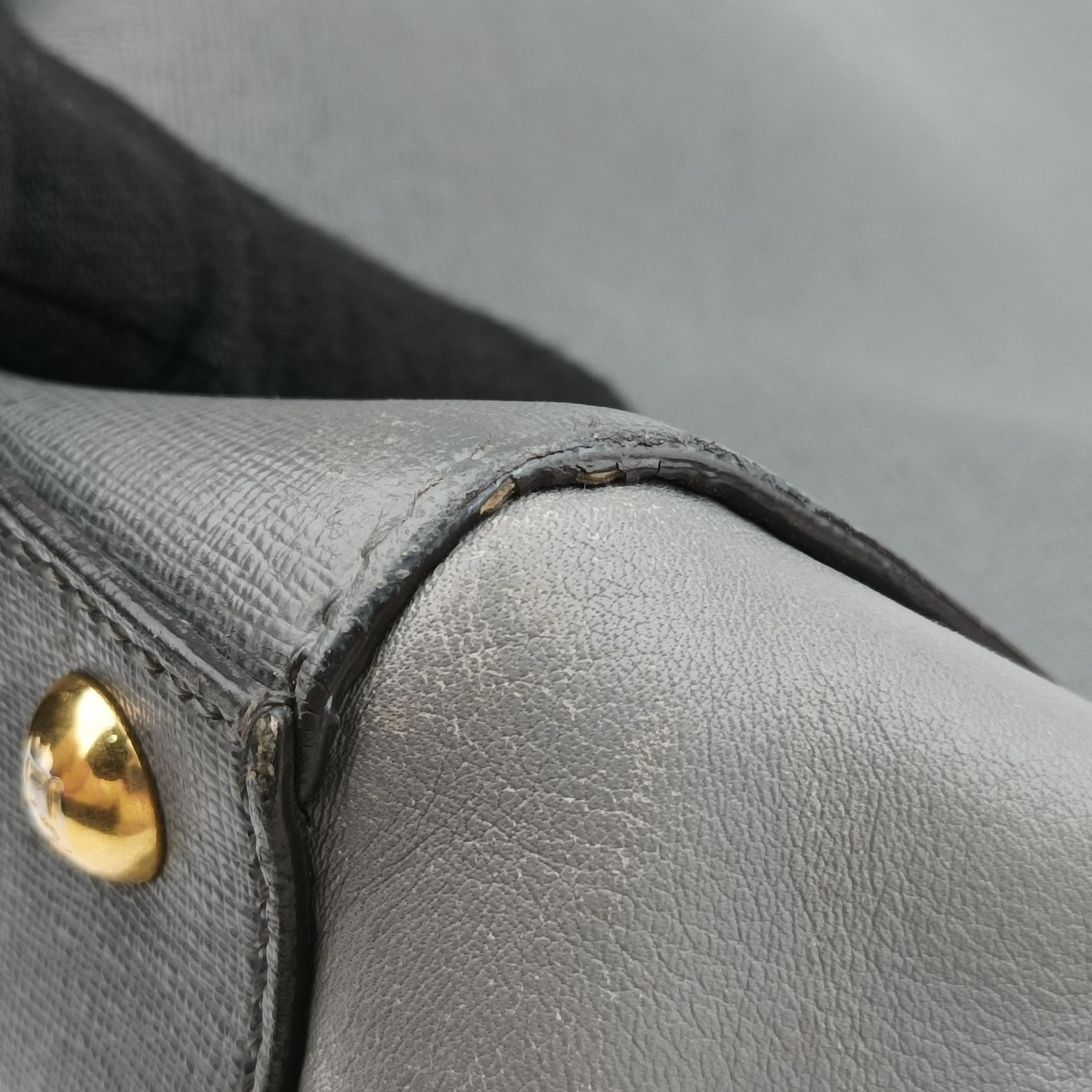 Pre-owned Fendi 2 JOURS Grey Leather 8BH250 shoulderbag | stylenewstar