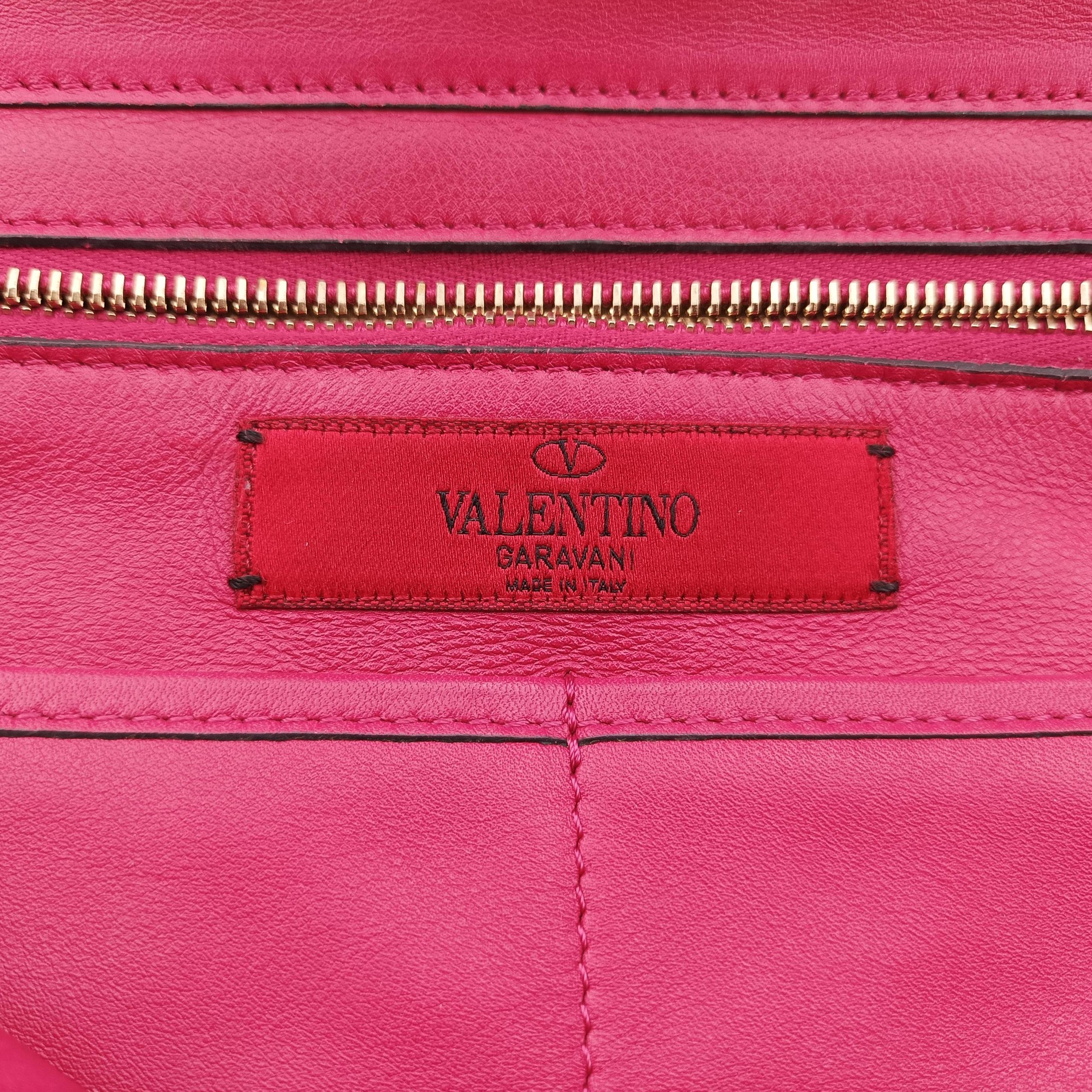 Vintage Valentino Rockstud Rose Leather  shoulderbag | stylenewstar