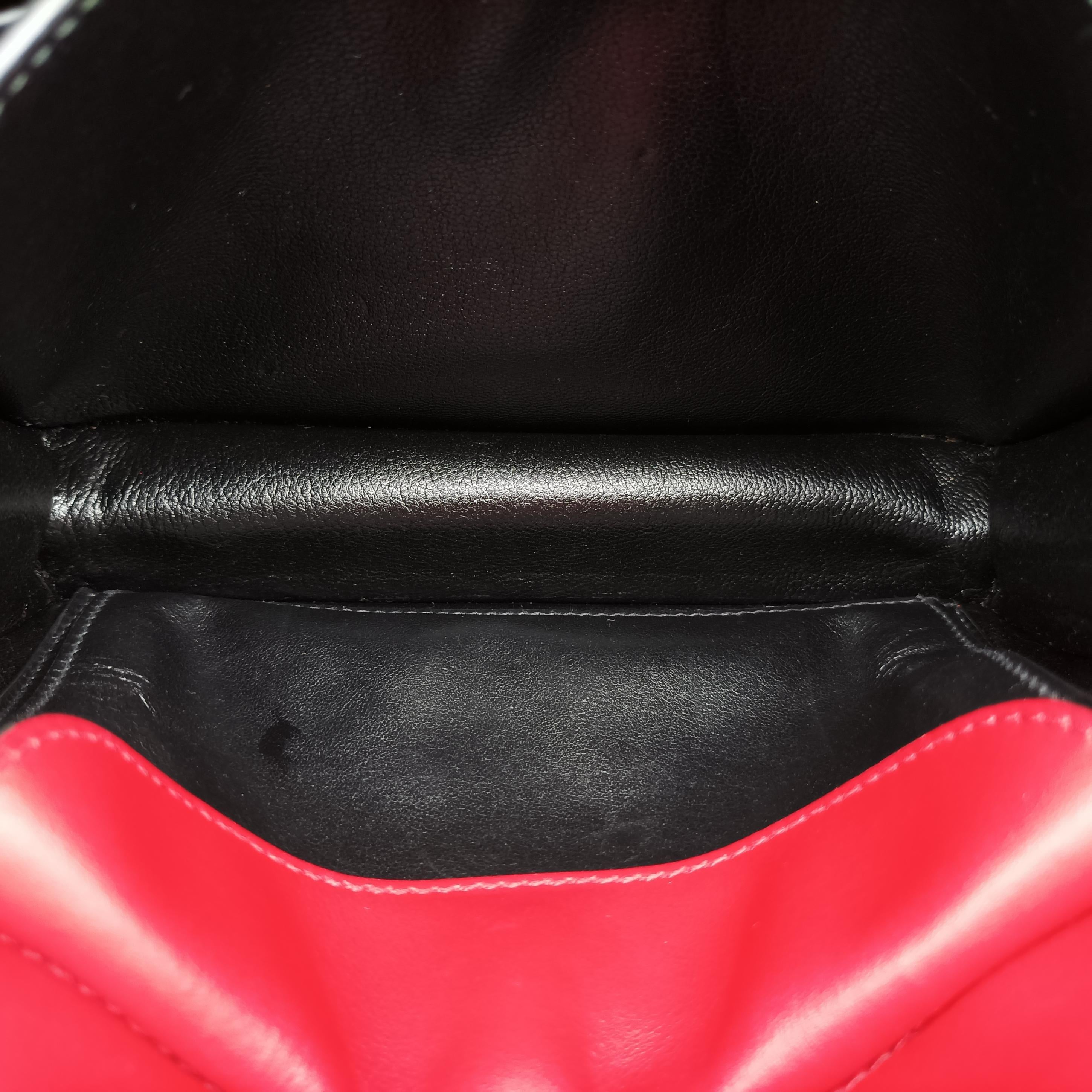 Pre-owned Prada Cahier Red×Black Leather 1BD045 shoulderbag | stylenewstar