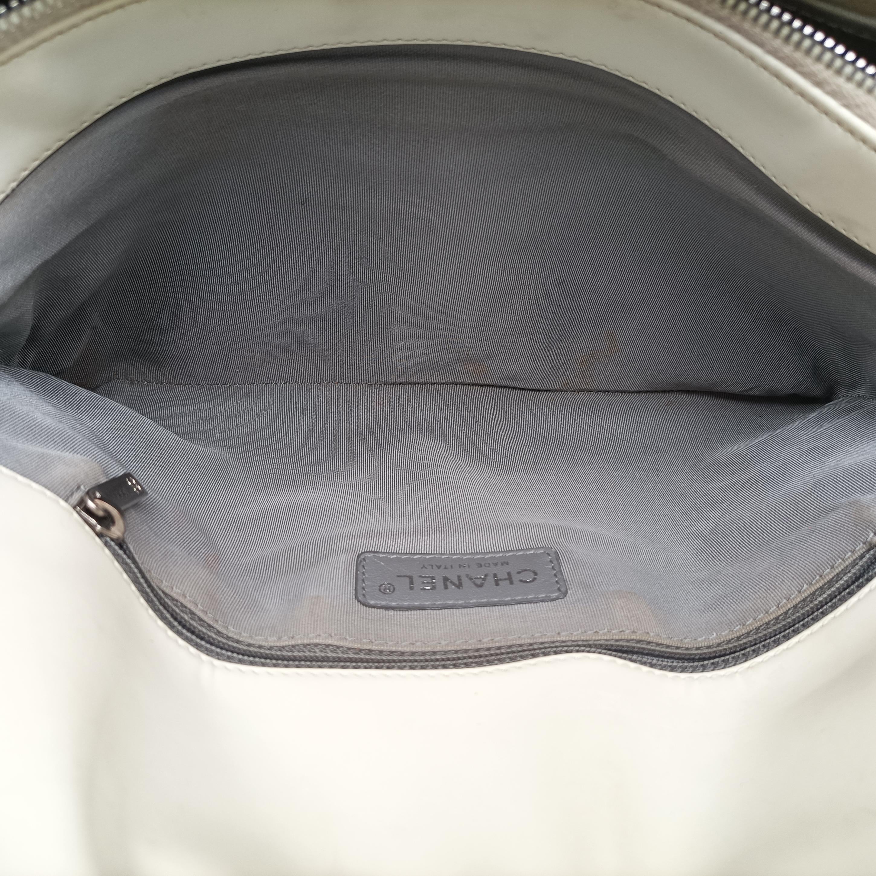 Secondhand Chanel Jetsetter Boy Shopping Tote White Patent A67020 shoulderbag | stylenewstar