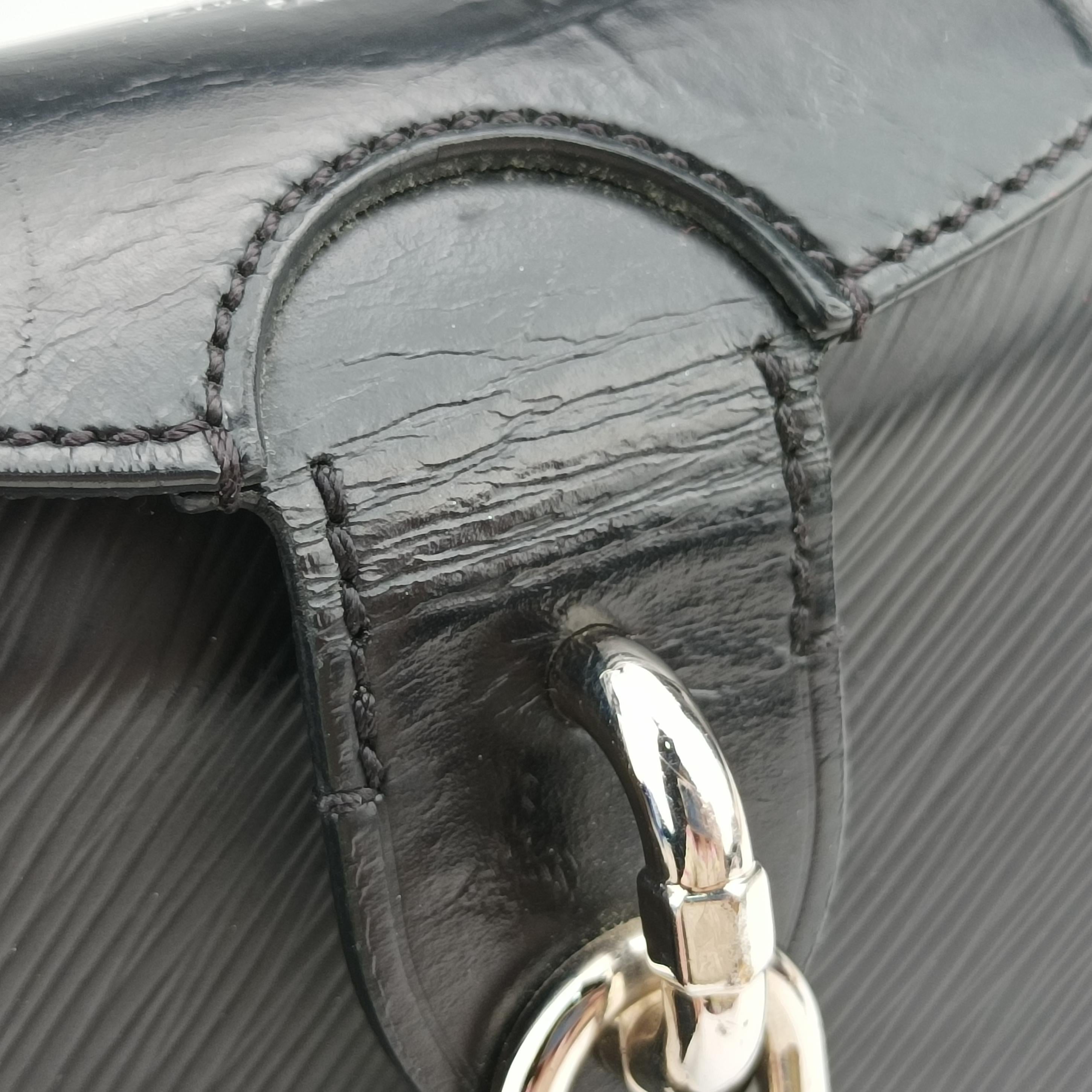 Secondhand Louis Vuitton Bento Box BB Noir epi M56038 shoulderbag | stylenewstar