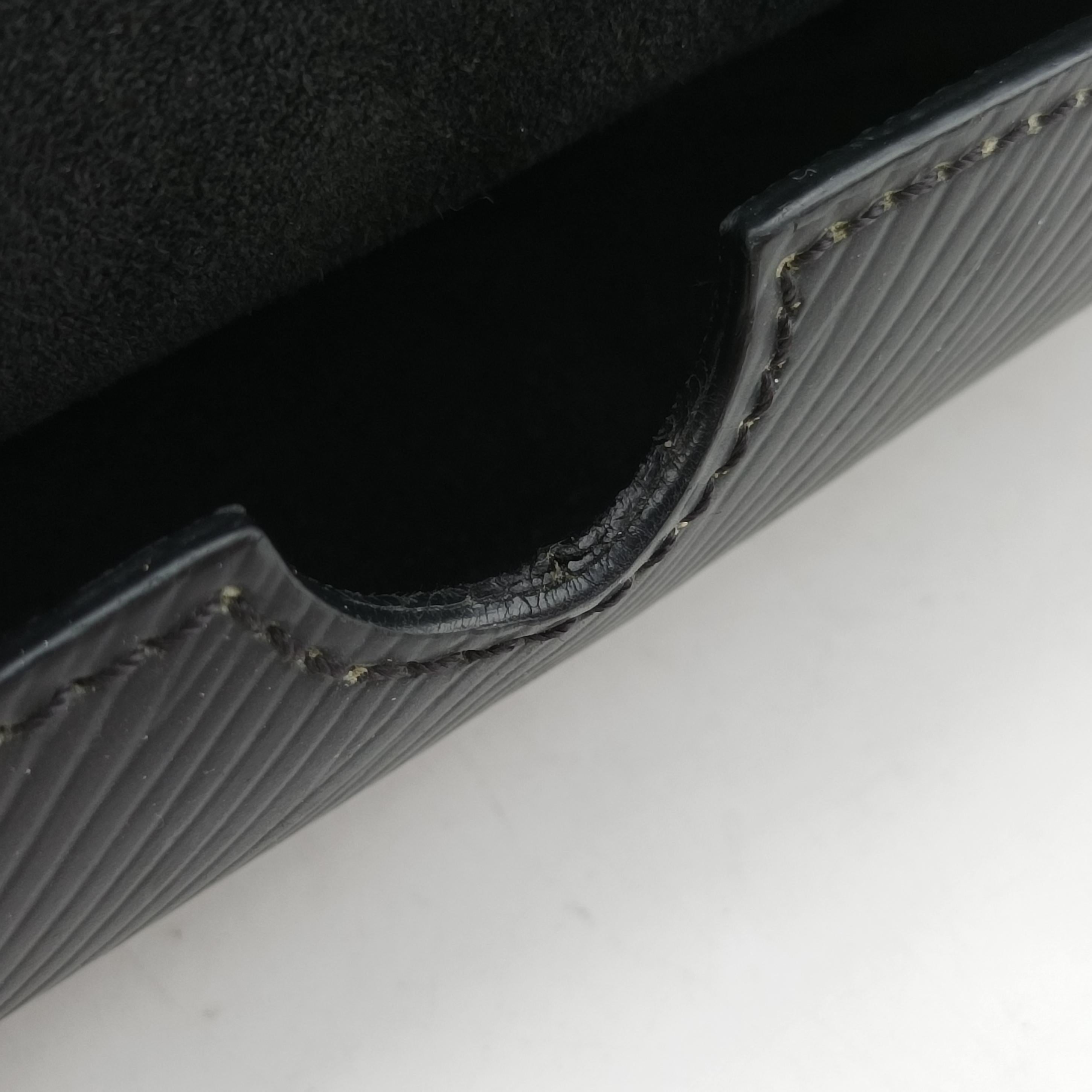 Secondhand Louis Vuitton Bento Box BB Noir epi M56038 shoulderbag | stylenewstar