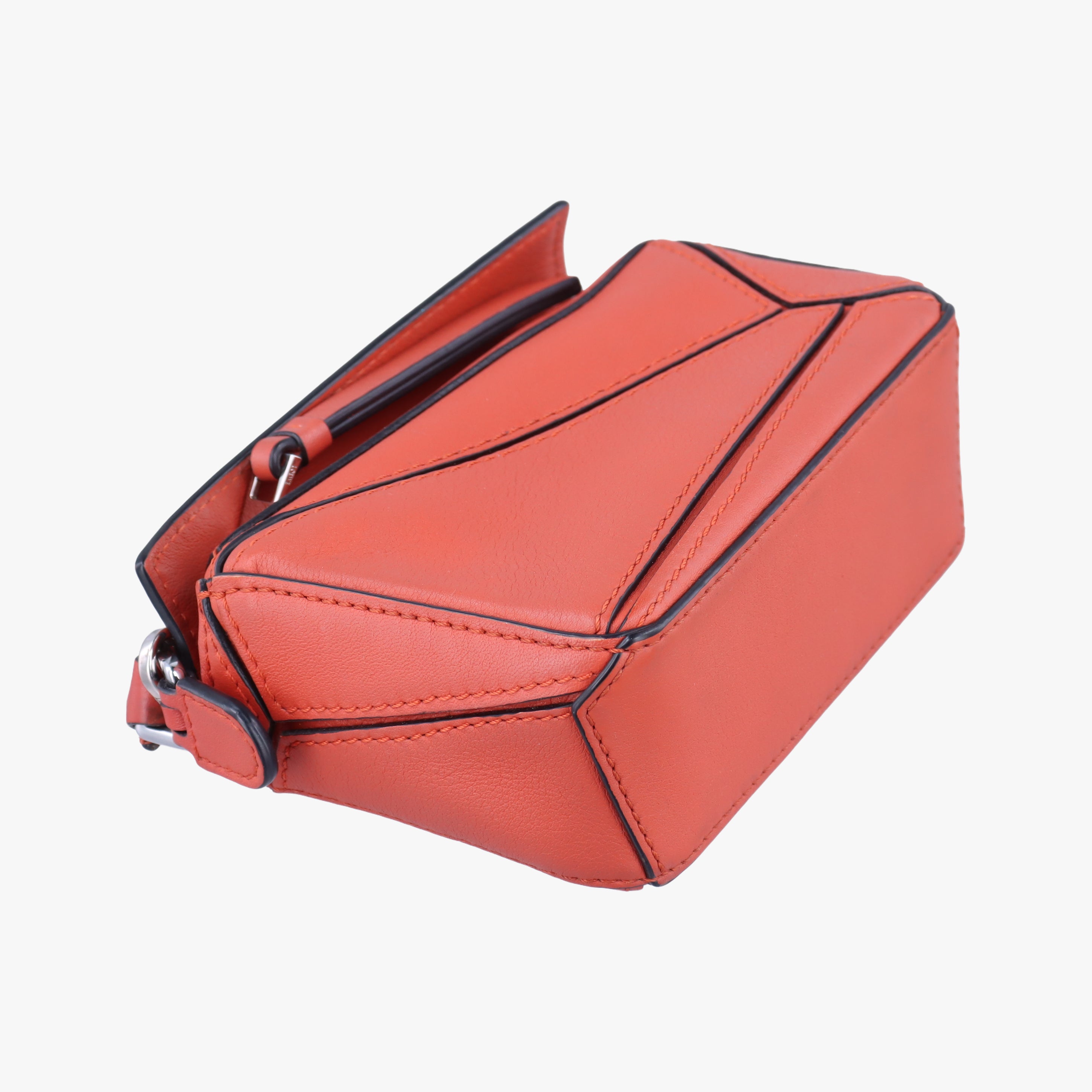 Pre-owned Loewe Puzzle Red Leather  shoulderbag | stylenewstar