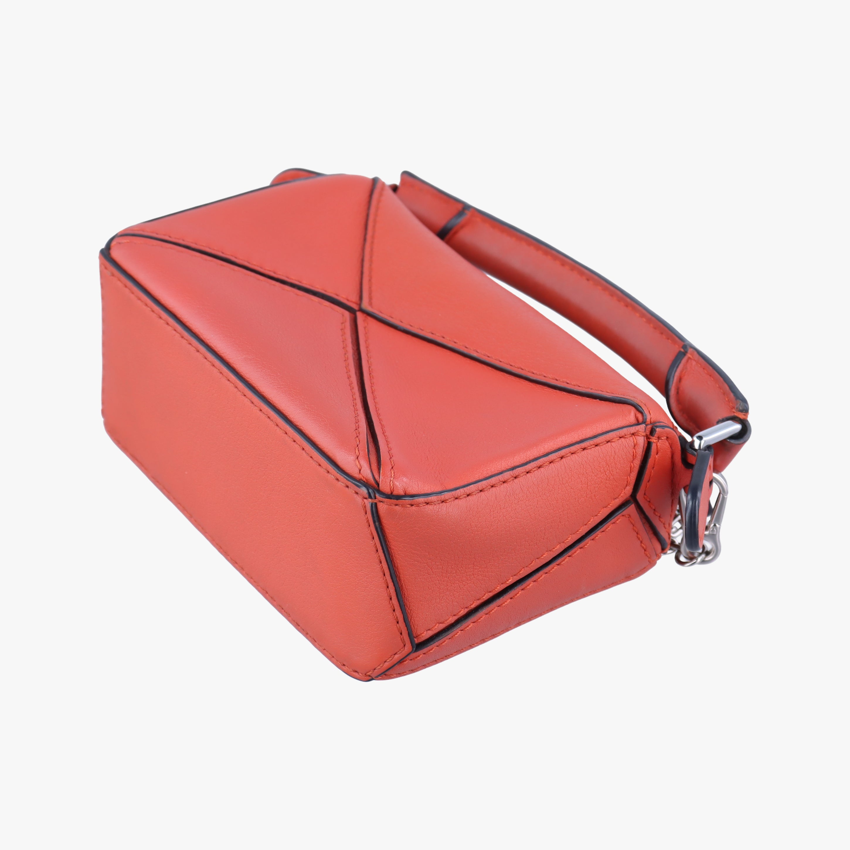Pre-owned Loewe Puzzle Red Leather  shoulderbag | stylenewstar