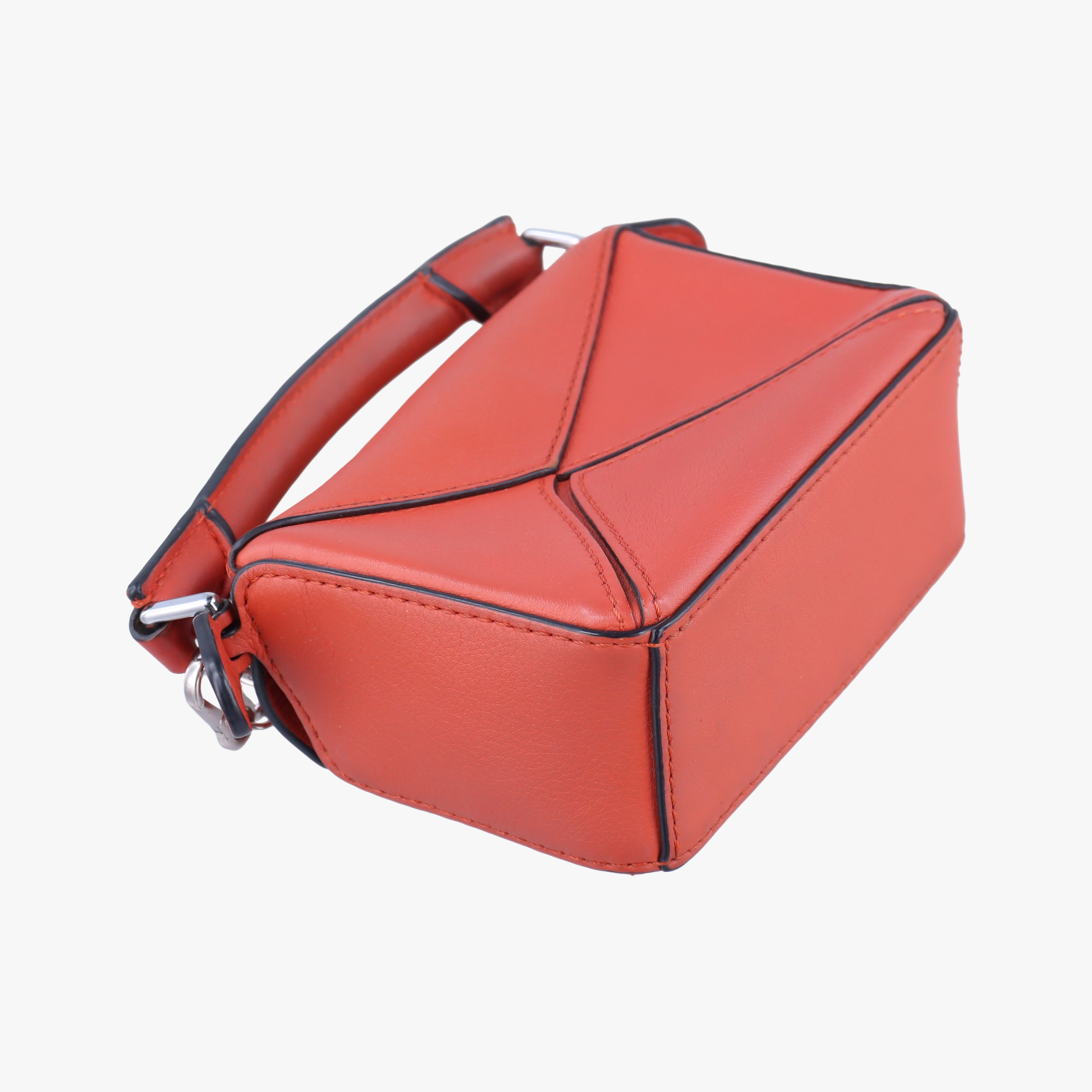 Pre-owned Loewe Puzzle Red Leather  shoulderbag | stylenewstar