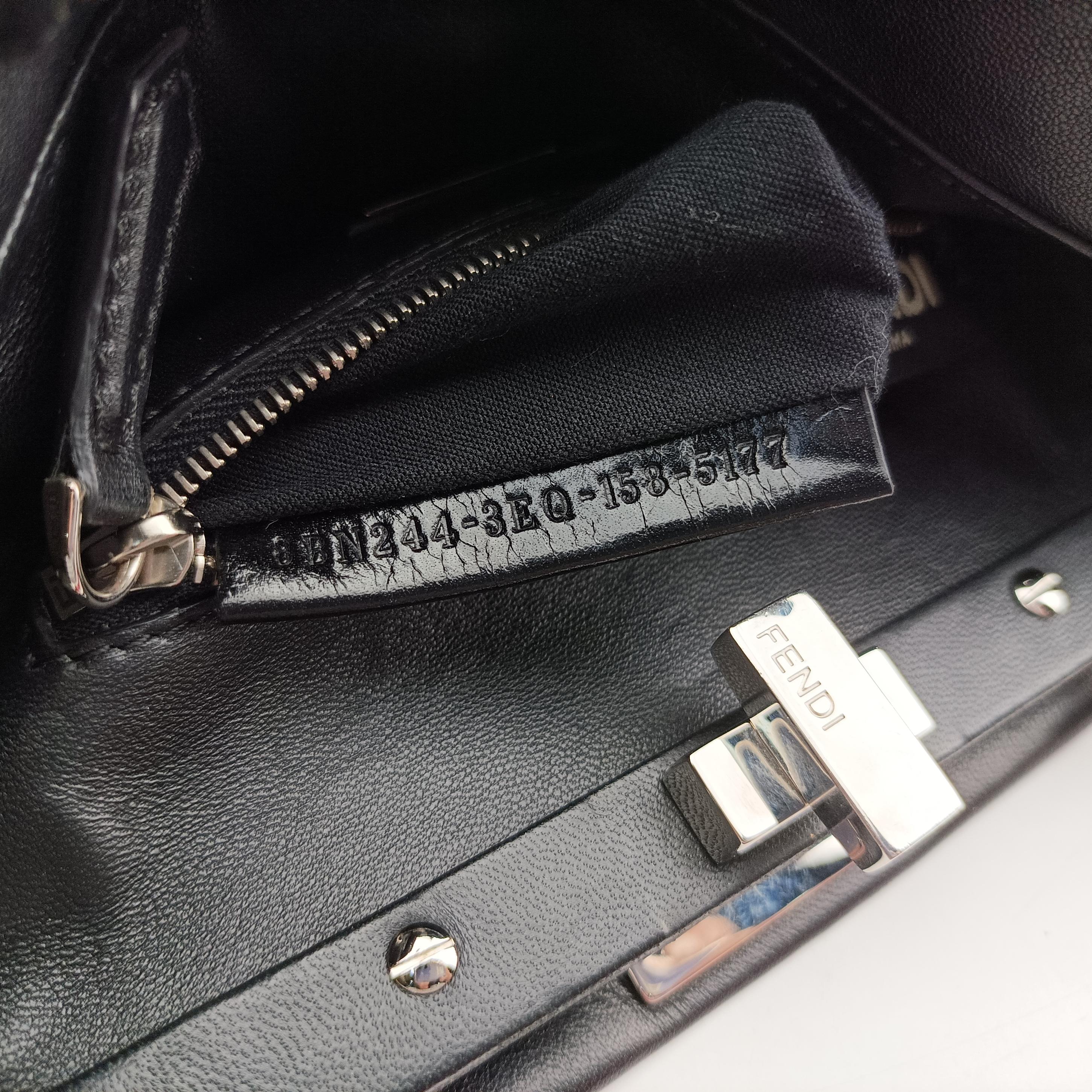 Pre-owned Fendi PEEKABOO Black×Multicolour Leather 8BN244 shoulderbag | stylenewstar