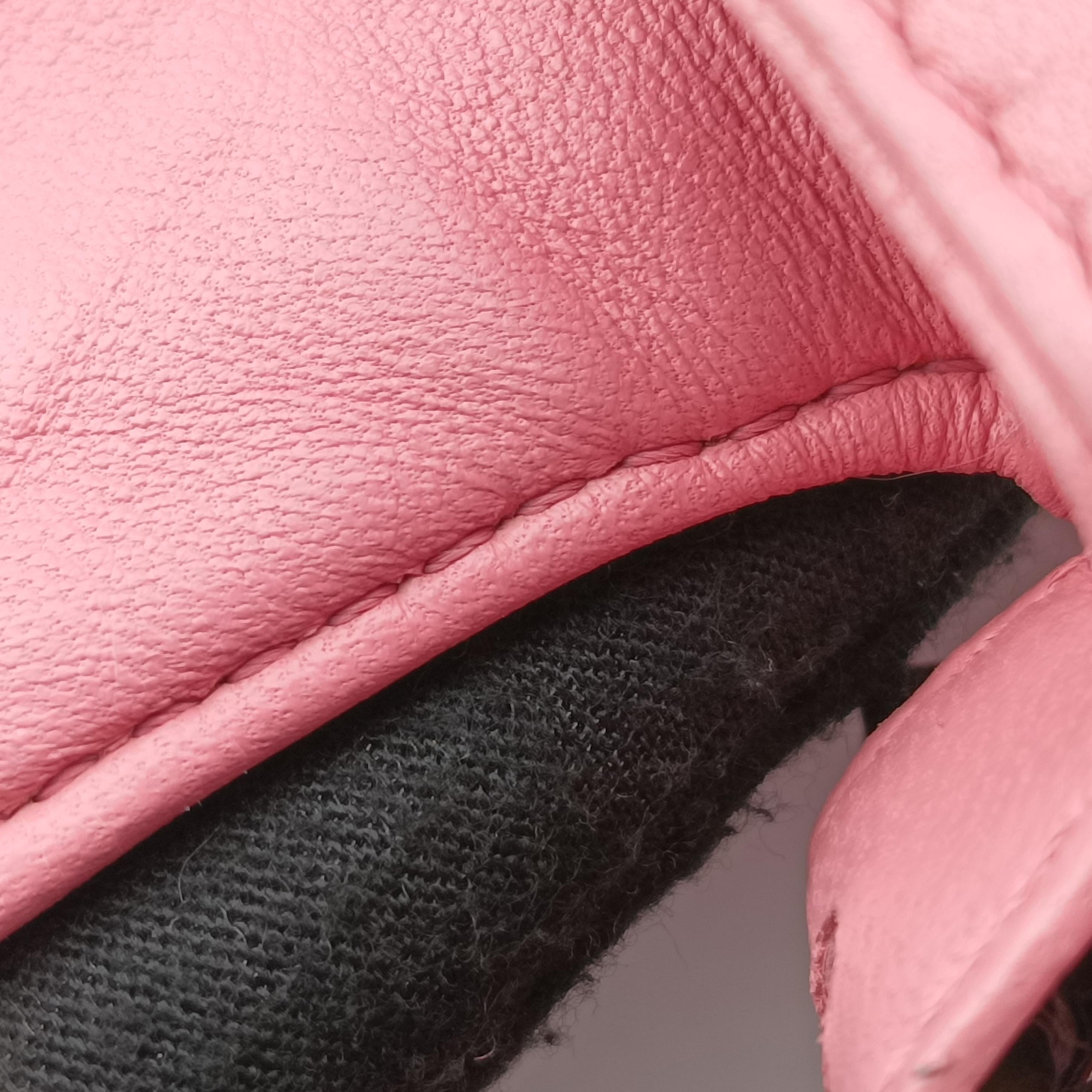 Vintage Fendi Baguette Pink lambskin 26424 handbag | stylenewstar