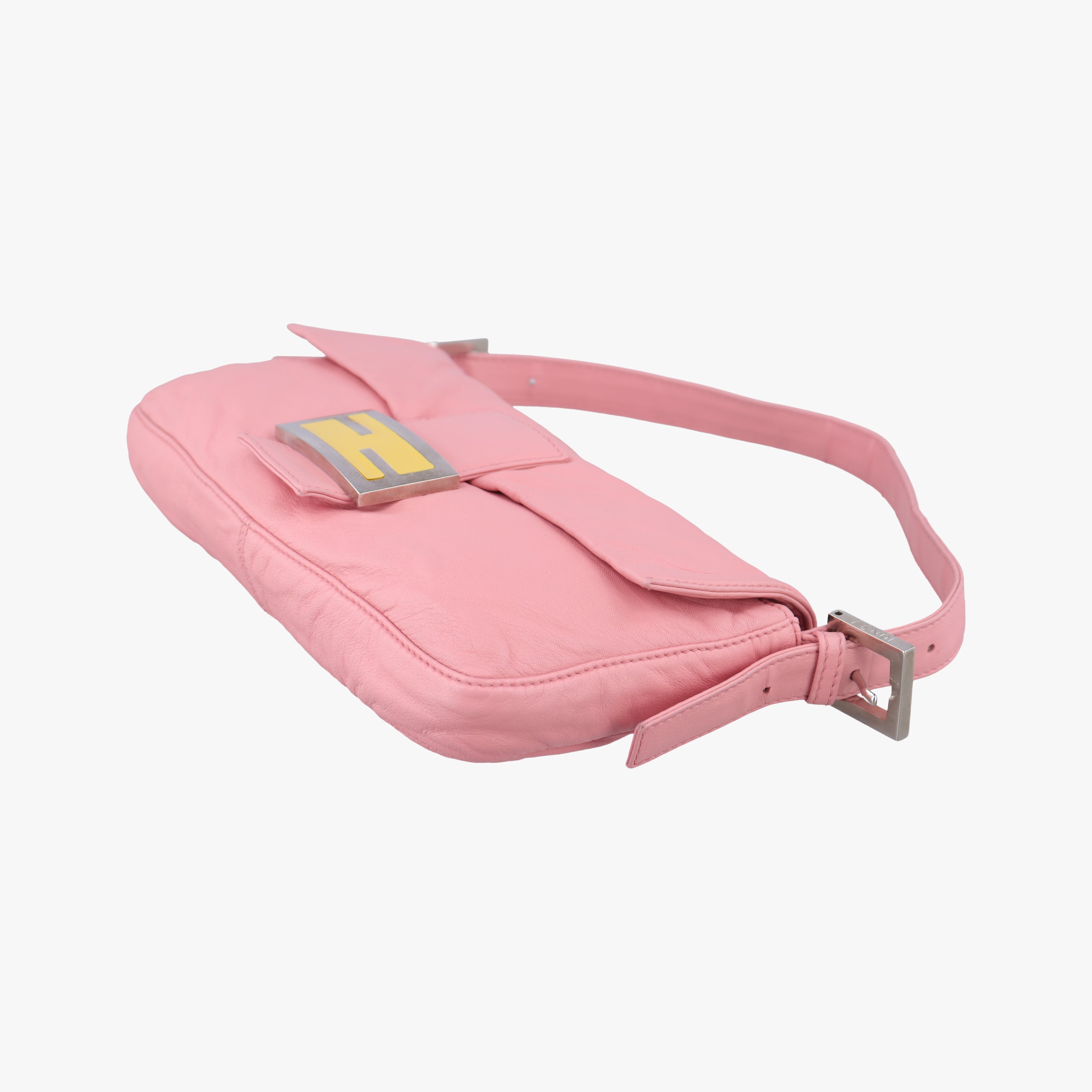 Vintage Fendi Baguette Pink lambskin 26424 handbag | stylenewstar