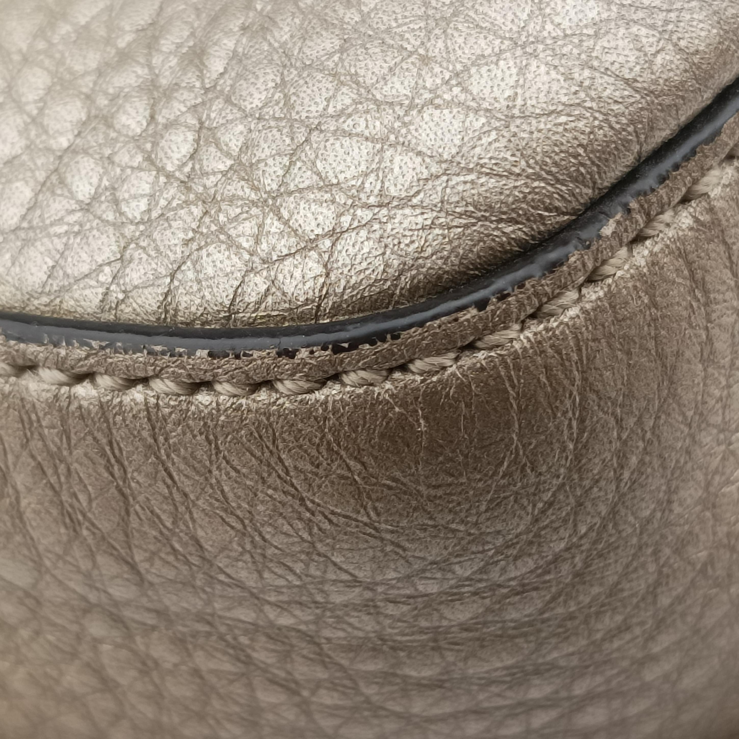 Pre-owned Gucci Soho Golden Leather 308364 shoulderbag | stylenewstar