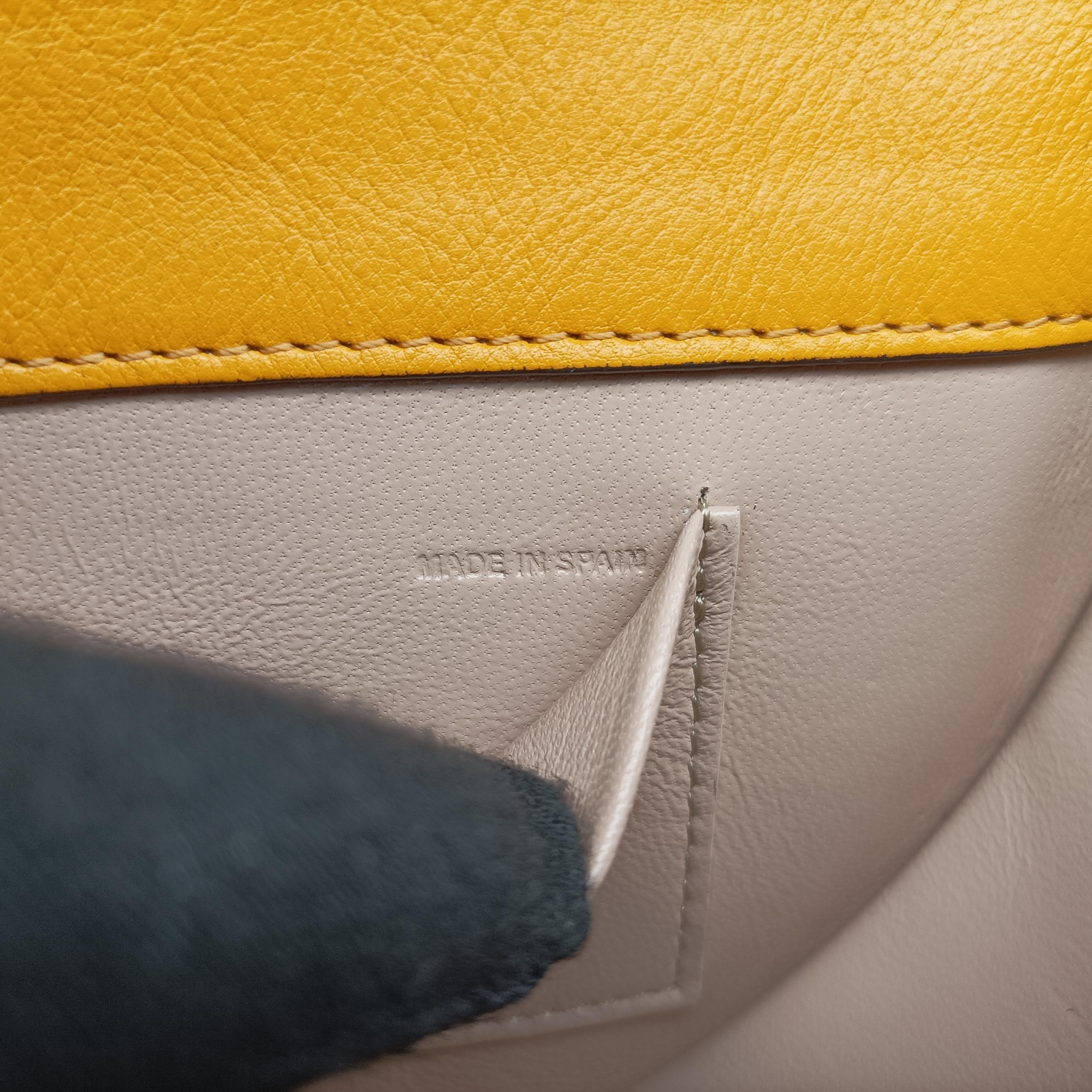 Pre-owned Chloe Nile Minaudiere Yellow Leather  handbag | stylenewstar