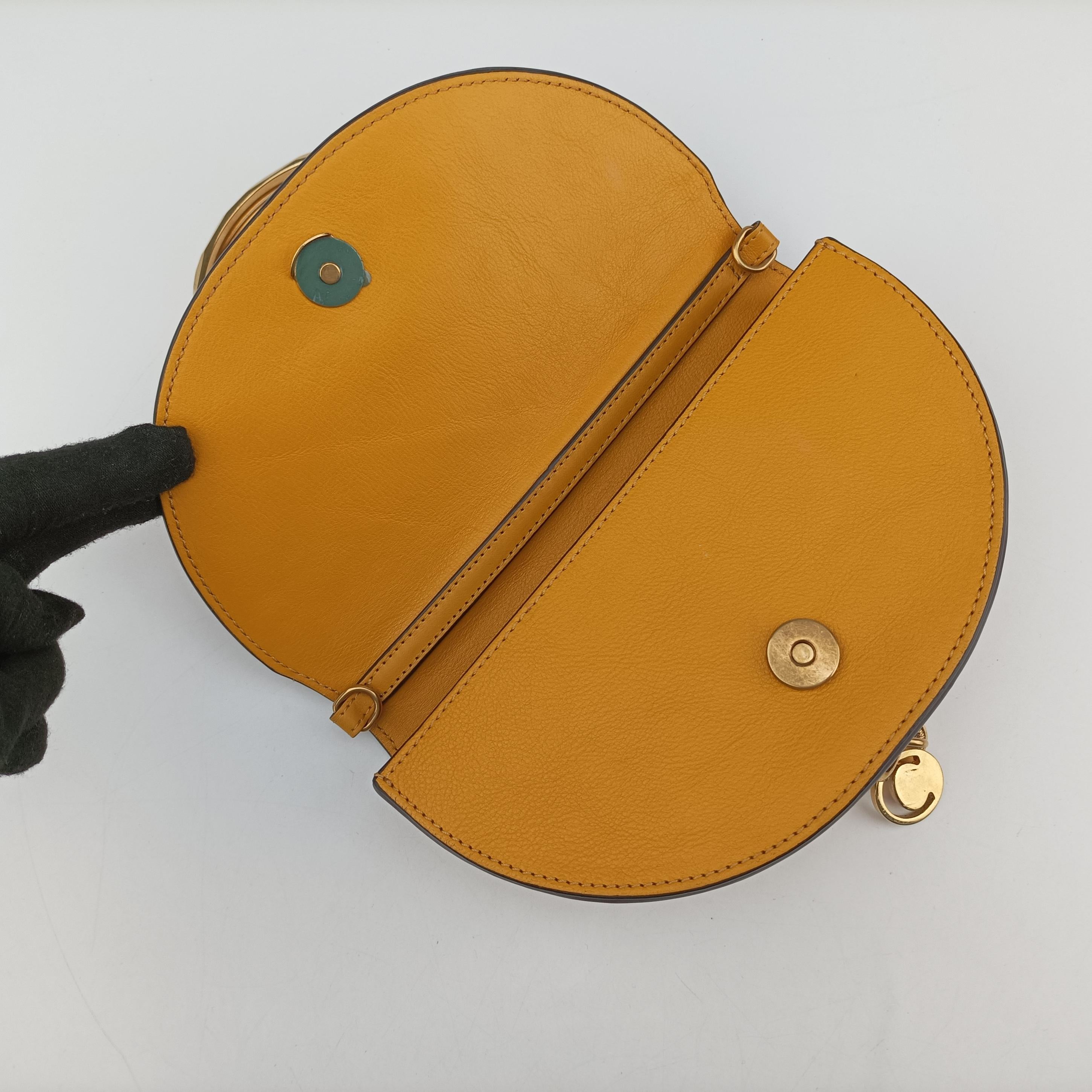 Pre-owned Chloe Nile Minaudiere Yellow Leather  handbag | stylenewstar