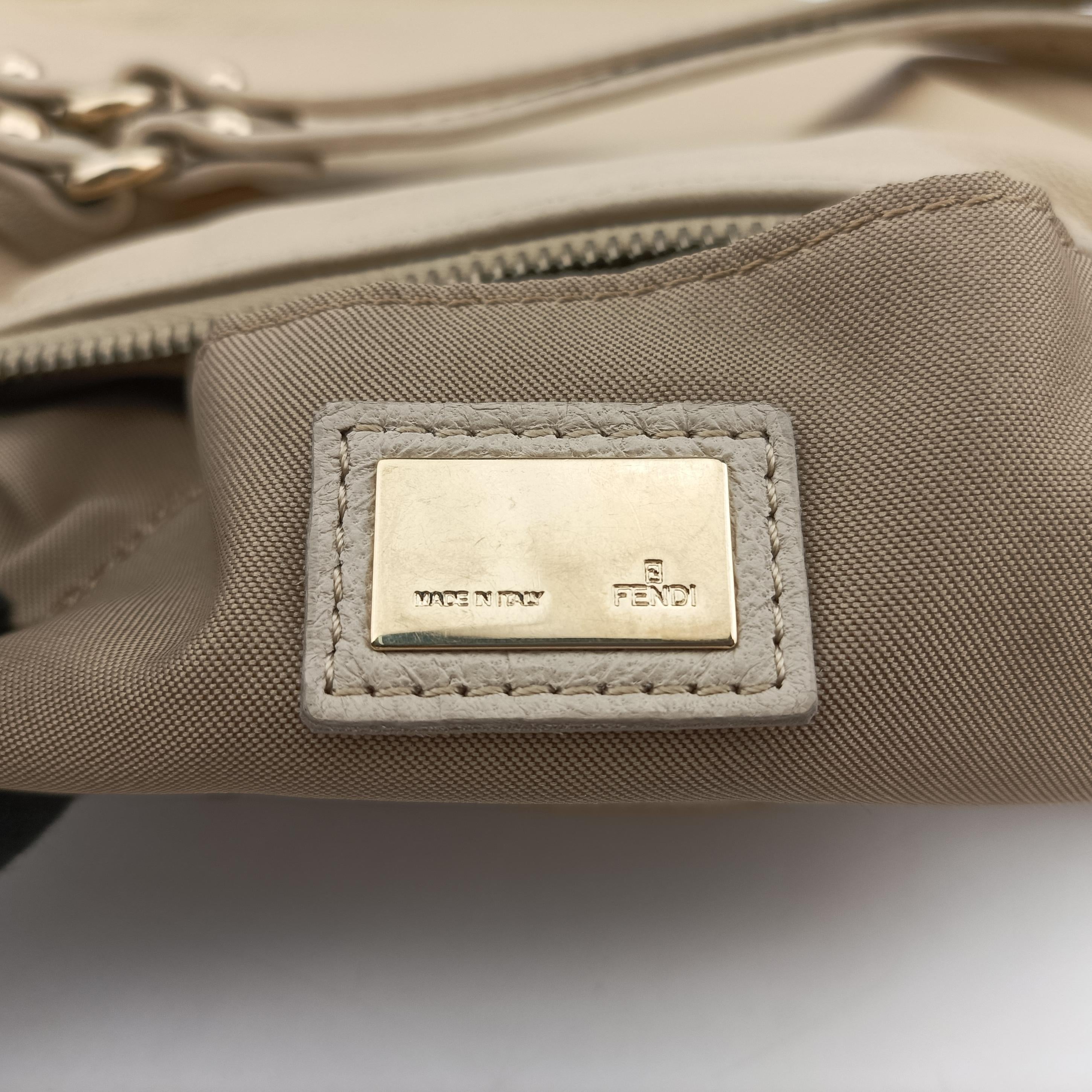 Pre-owned Fendi Vintage Knot Beige Leather 8BR414 shoulderbag | stylenewstar