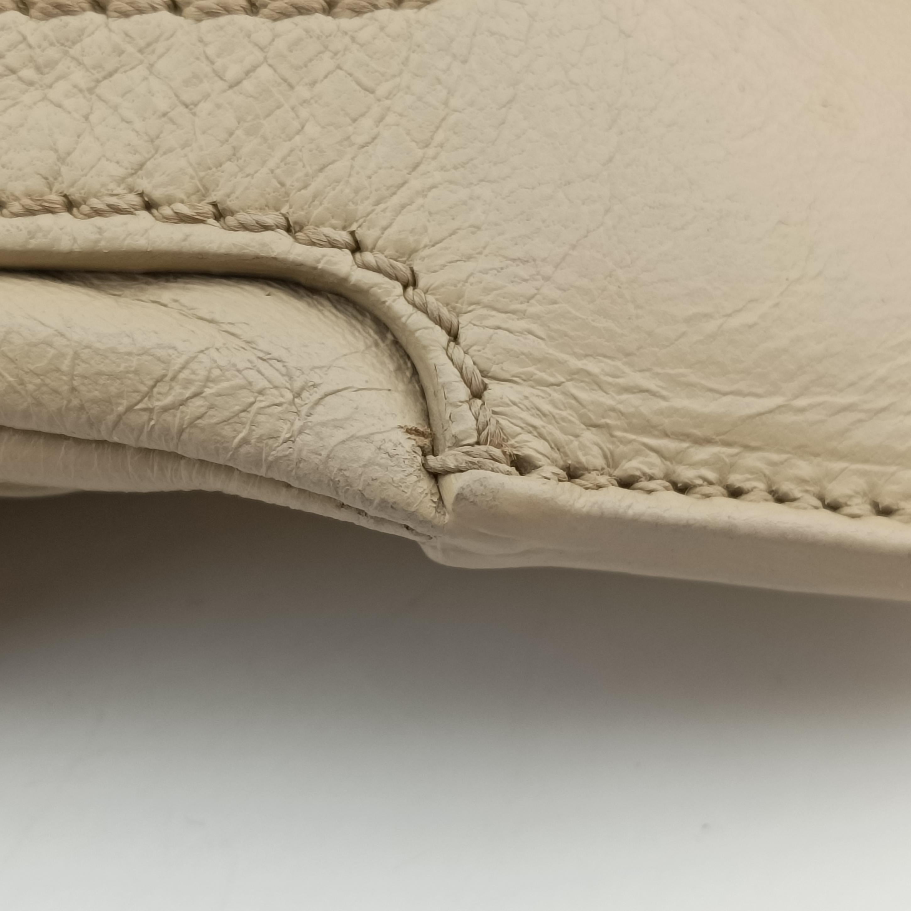 Pre-owned Fendi Vintage Knot Beige Leather 8BR414 shoulderbag | stylenewstar