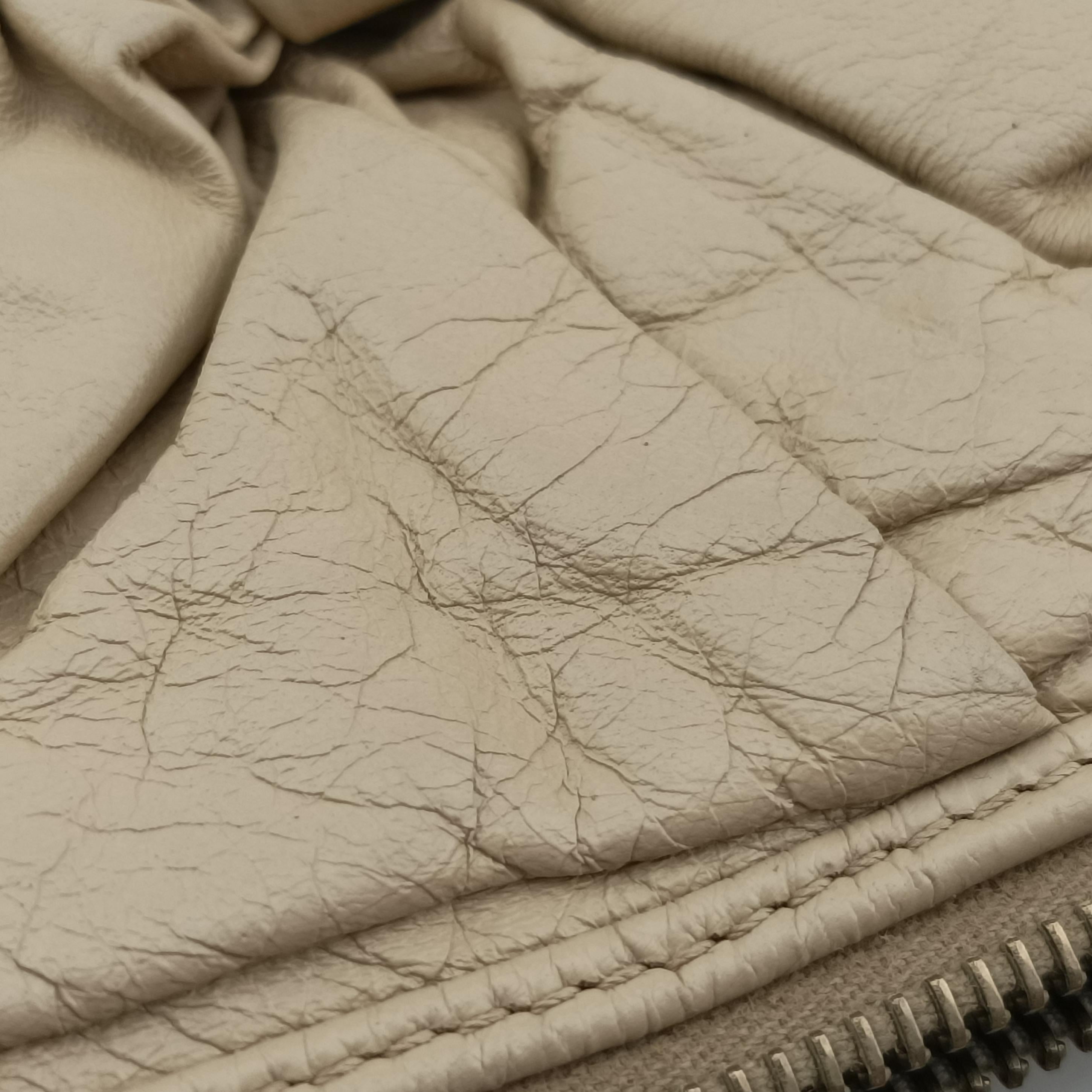Pre-owned Fendi Vintage Knot Beige Leather 8BR414 shoulderbag | stylenewstar
