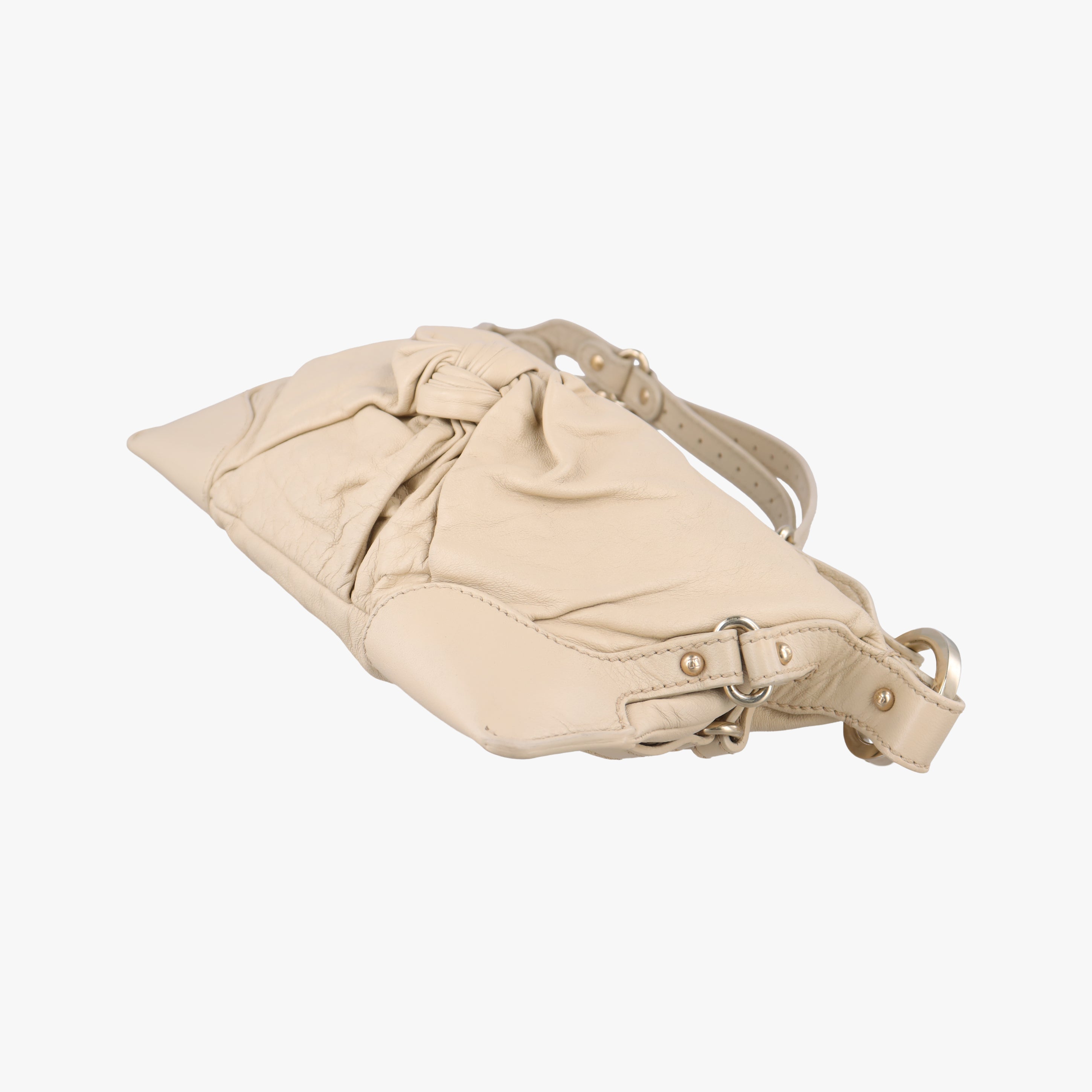 Pre-owned Fendi Vintage Knot Beige Leather 8BR414 shoulderbag | stylenewstar