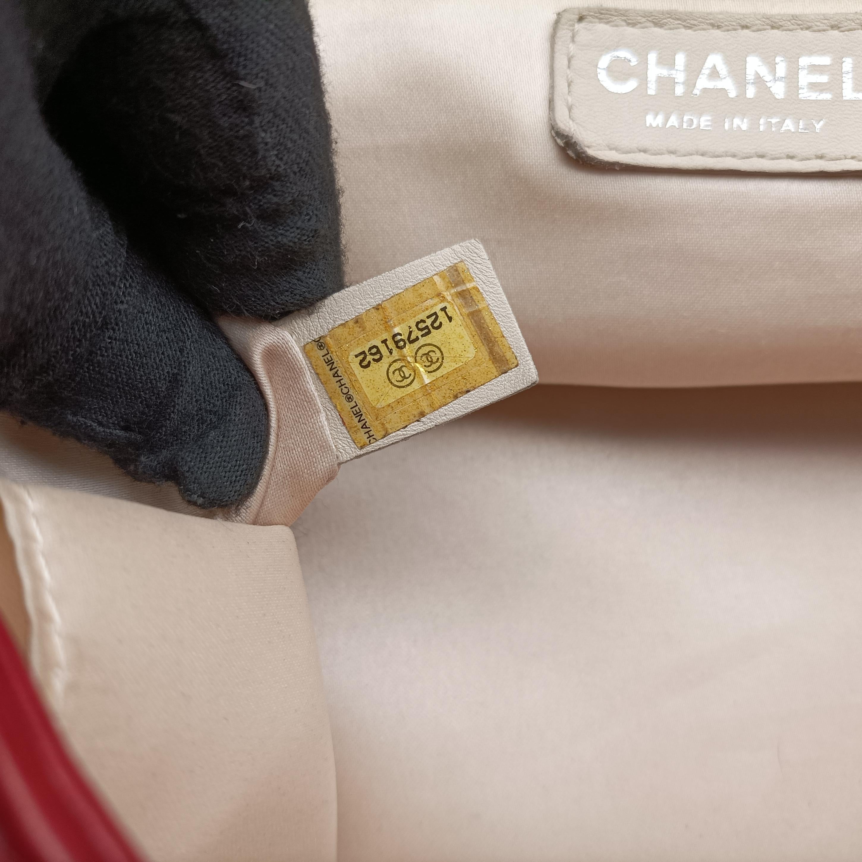 Pre-owned Chanel East West Burgundy lambskin×leather A37694 shoulderbag | stylenewstar