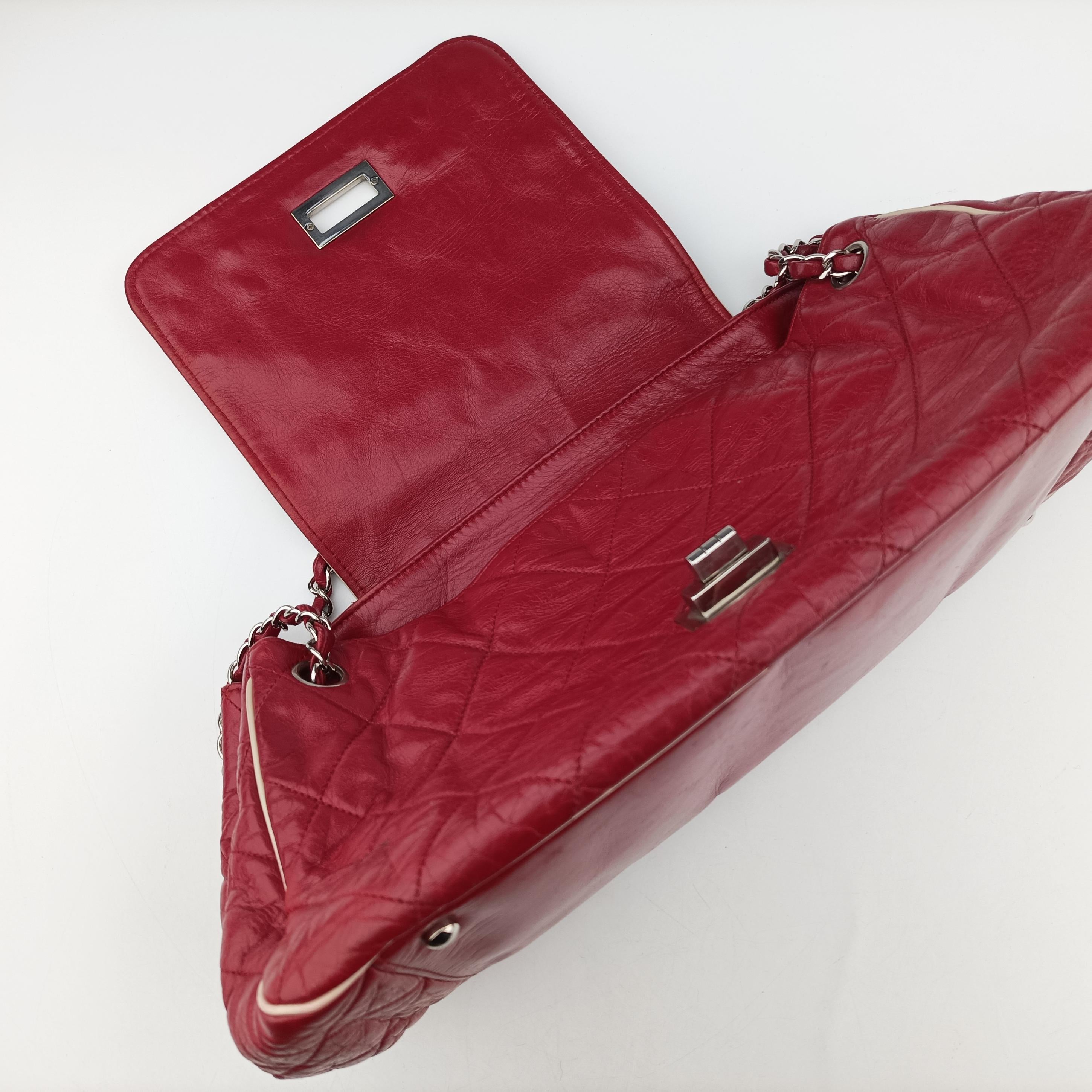 Pre-owned Chanel East West Burgundy lambskin×leather A37694 shoulderbag | stylenewstar