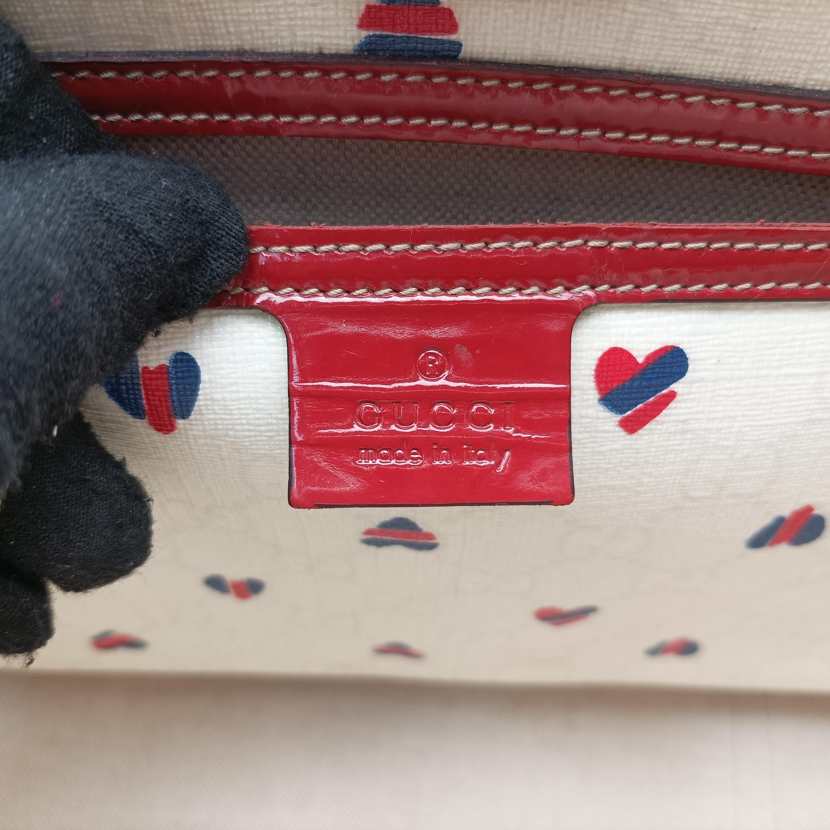 Vintage Gucci GG Supreme GG Plus heart flower White×red PVC coated canvas 197953 handbag | stylenewstar