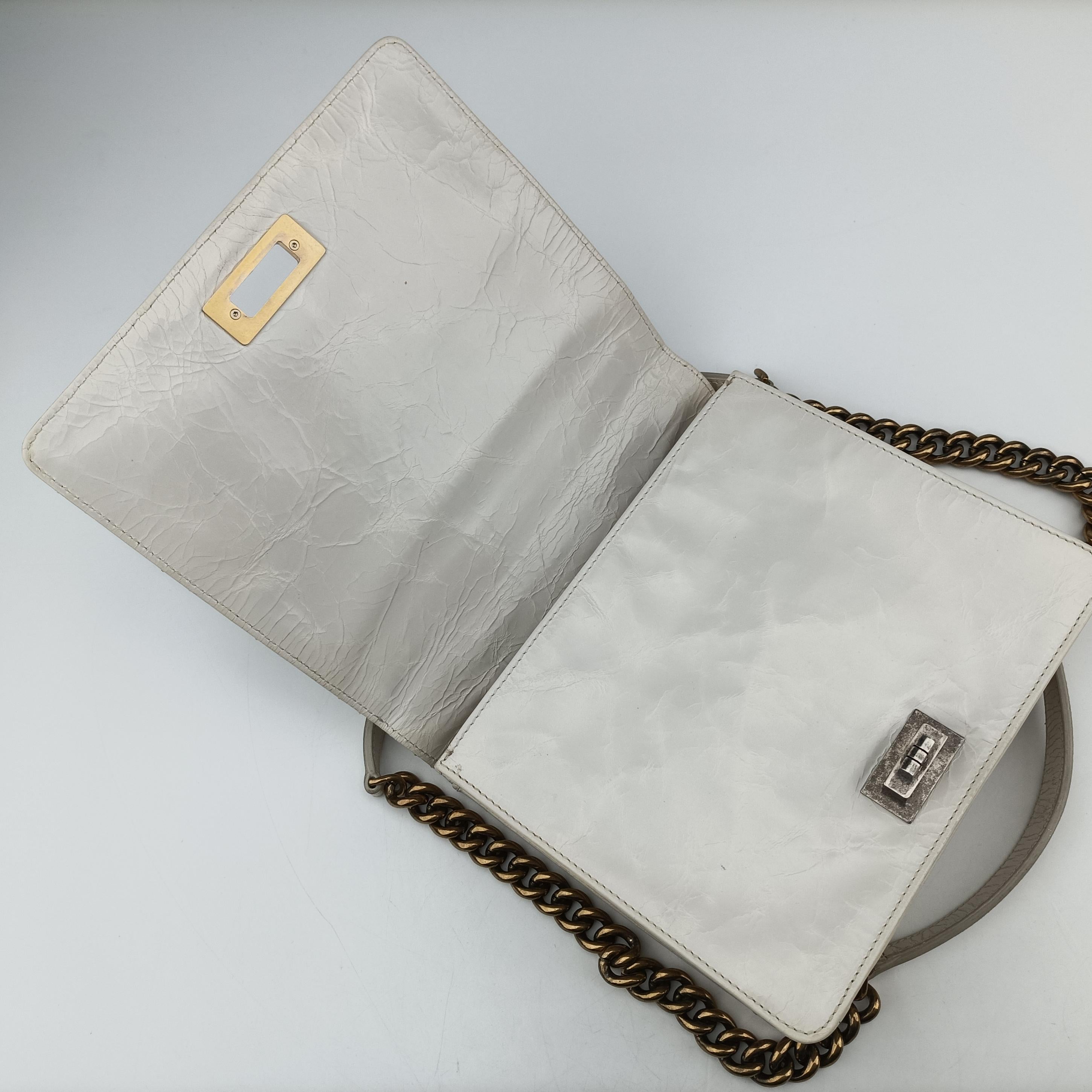 Pre-owned Chanel 2.55 Rita Matelasse White Leather A66816 shoulderbag | stylenewstar