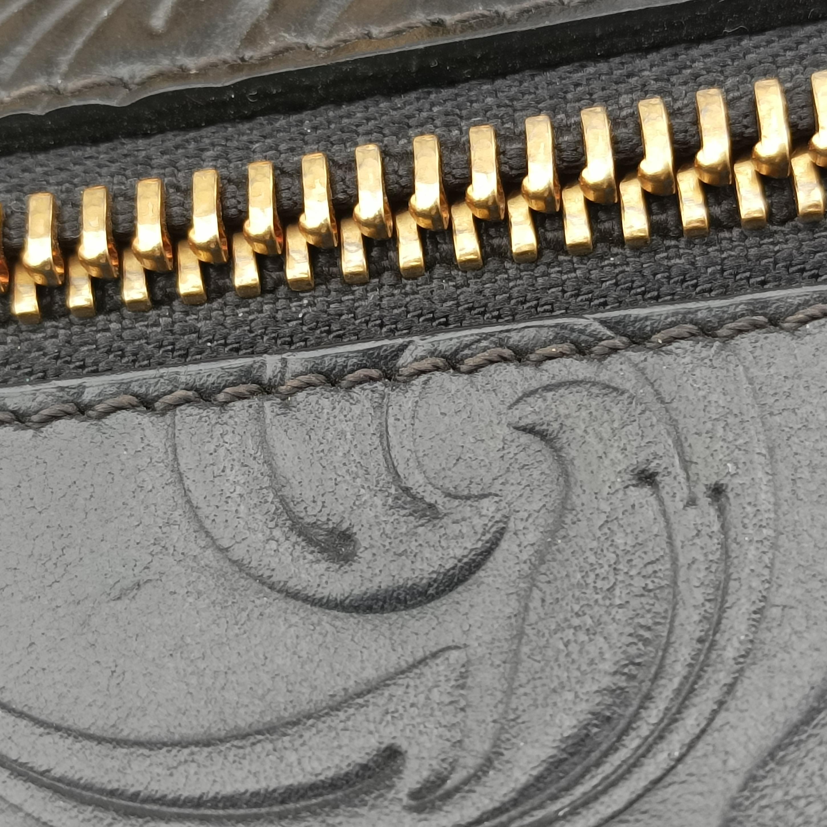 Secondhand VERSACE La Medusa Black Leather  clutchbag | stylenewstar