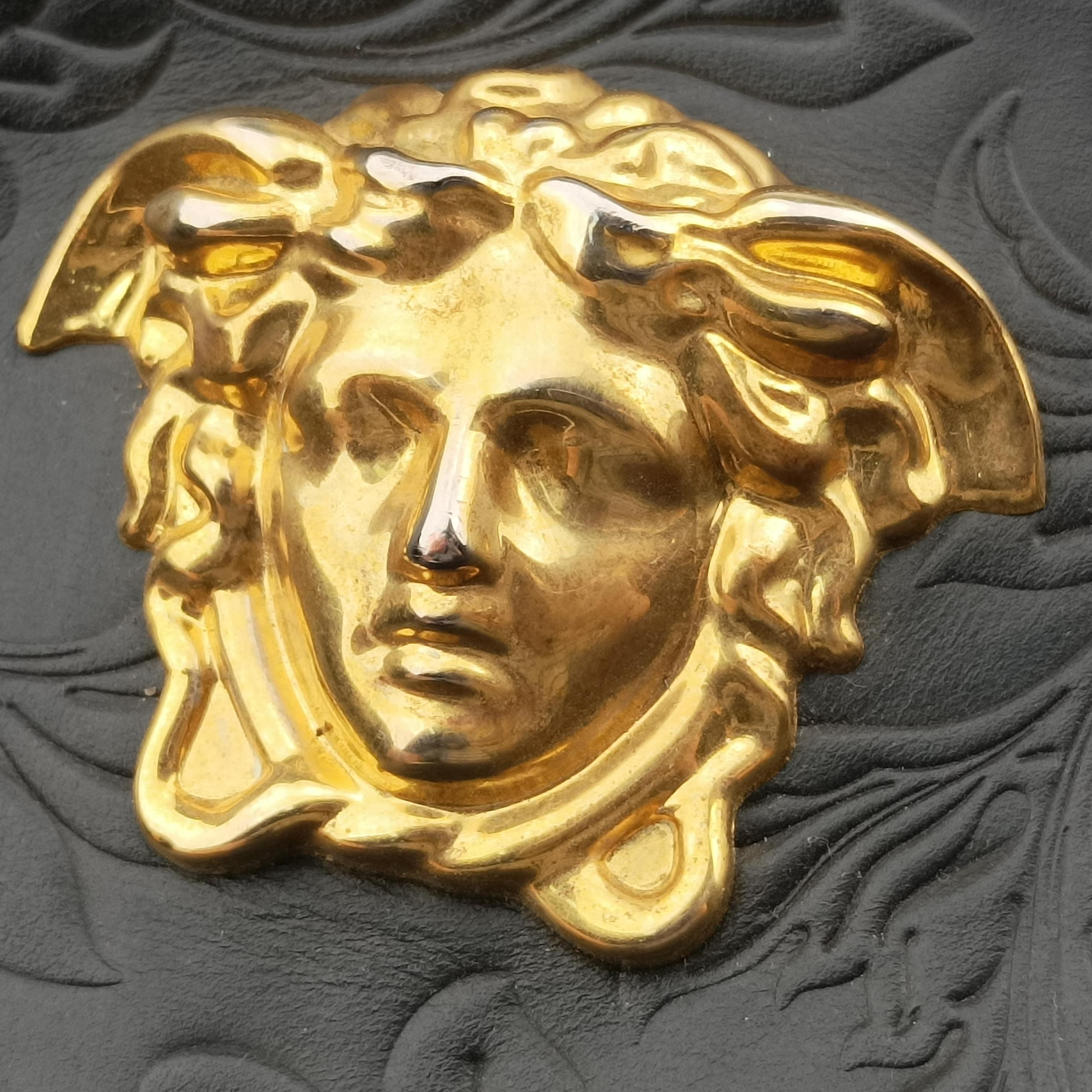Secondhand VERSACE La Medusa Black Leather  clutchbag | stylenewstar