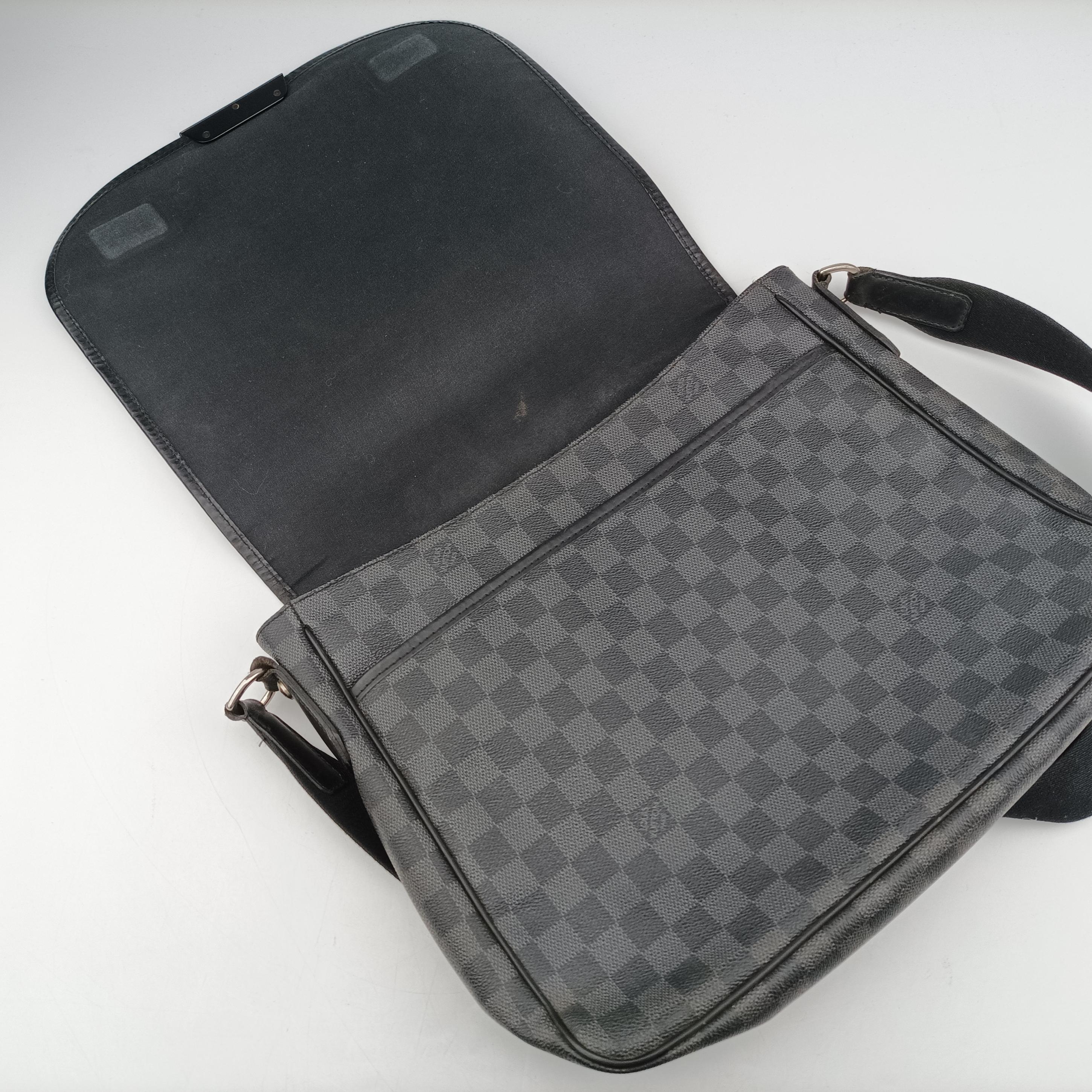 Pre-owned Louis Vuitton DANIEL MM Noir Damier Graphite N58029 shoulderbag | stylenewstar