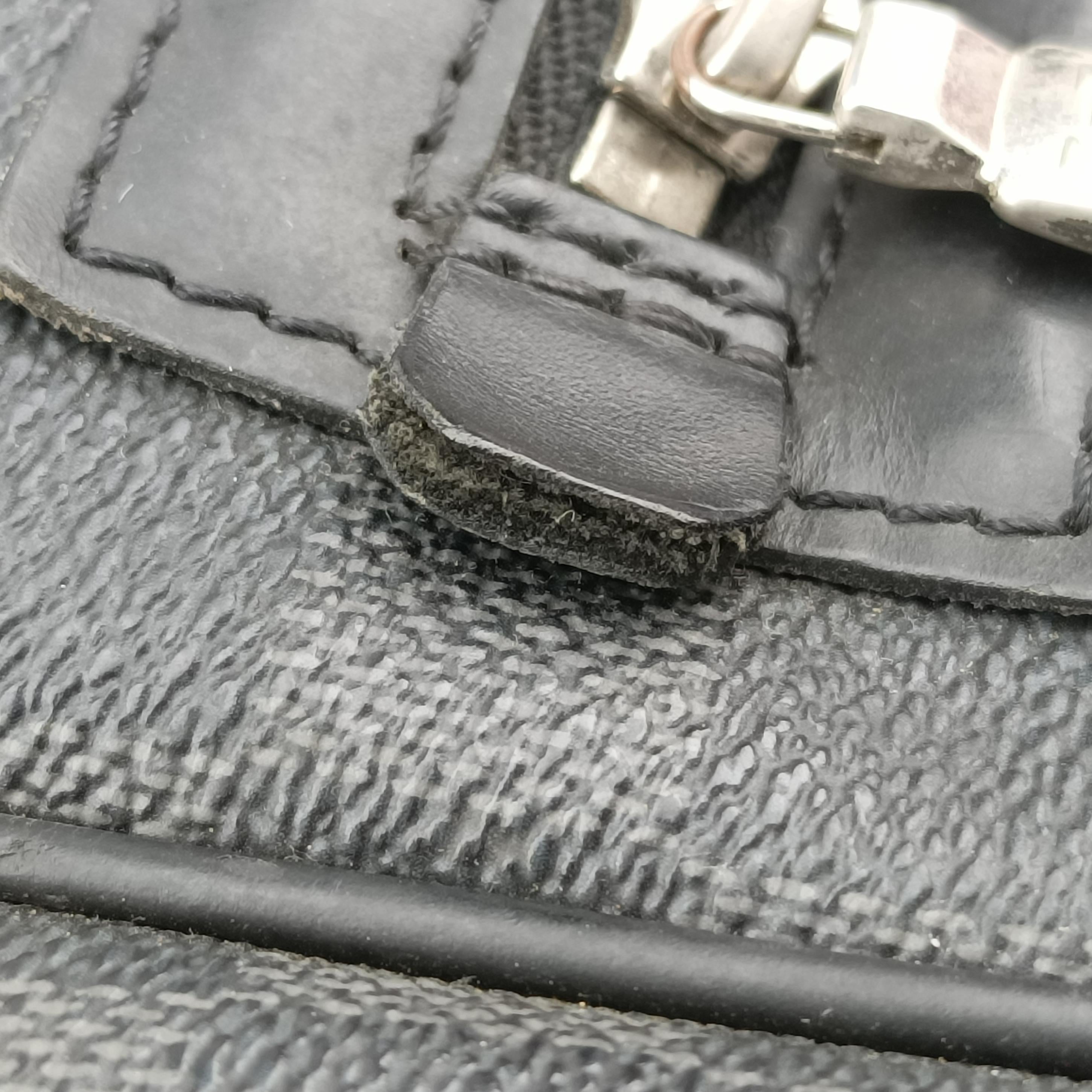 Pre-owned Louis Vuitton DANIEL MM Noir Damier Graphite N58029 shoulderbag | stylenewstar