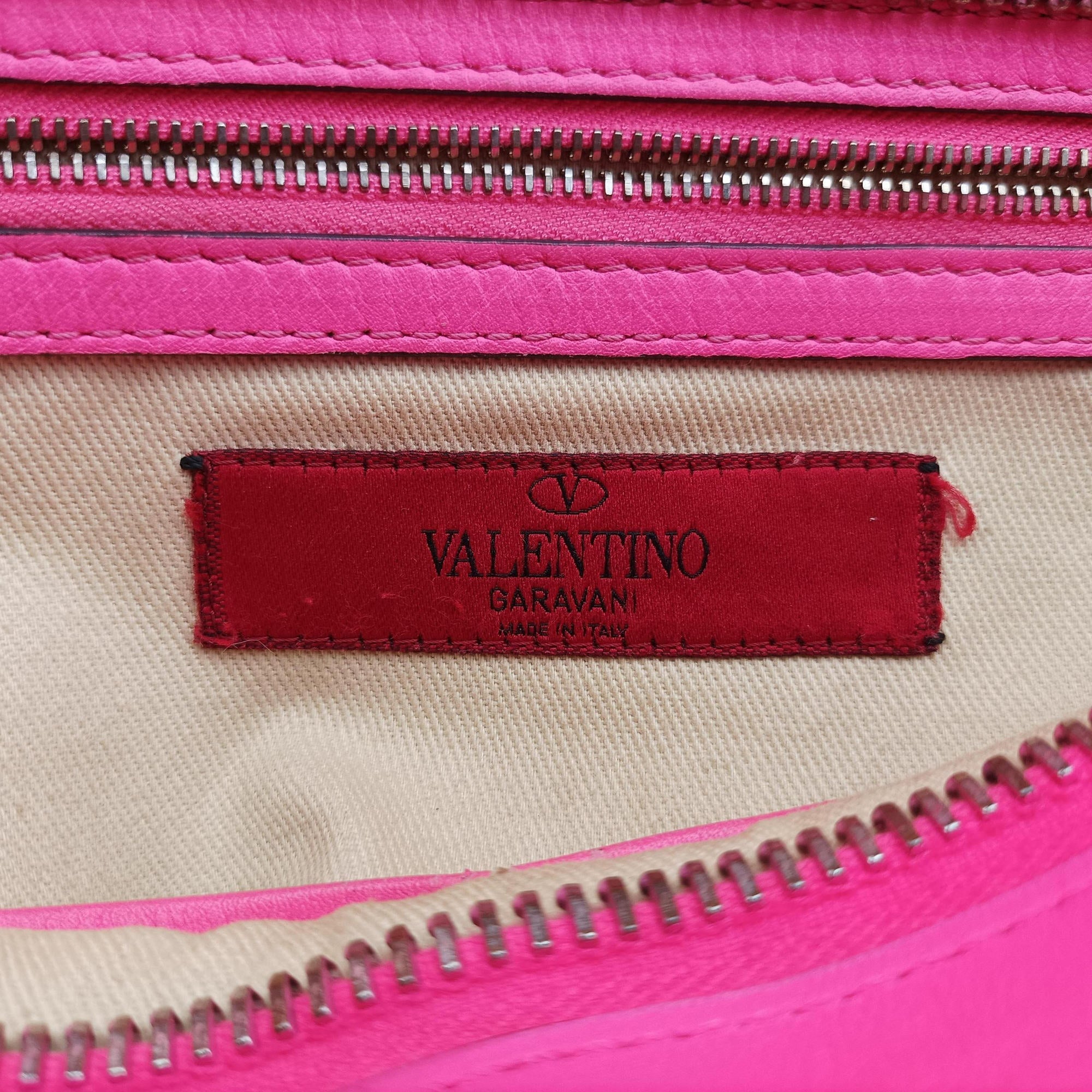 Secondhand Valentino Rockstud Rose leather  shoulderbag | stylenewstar