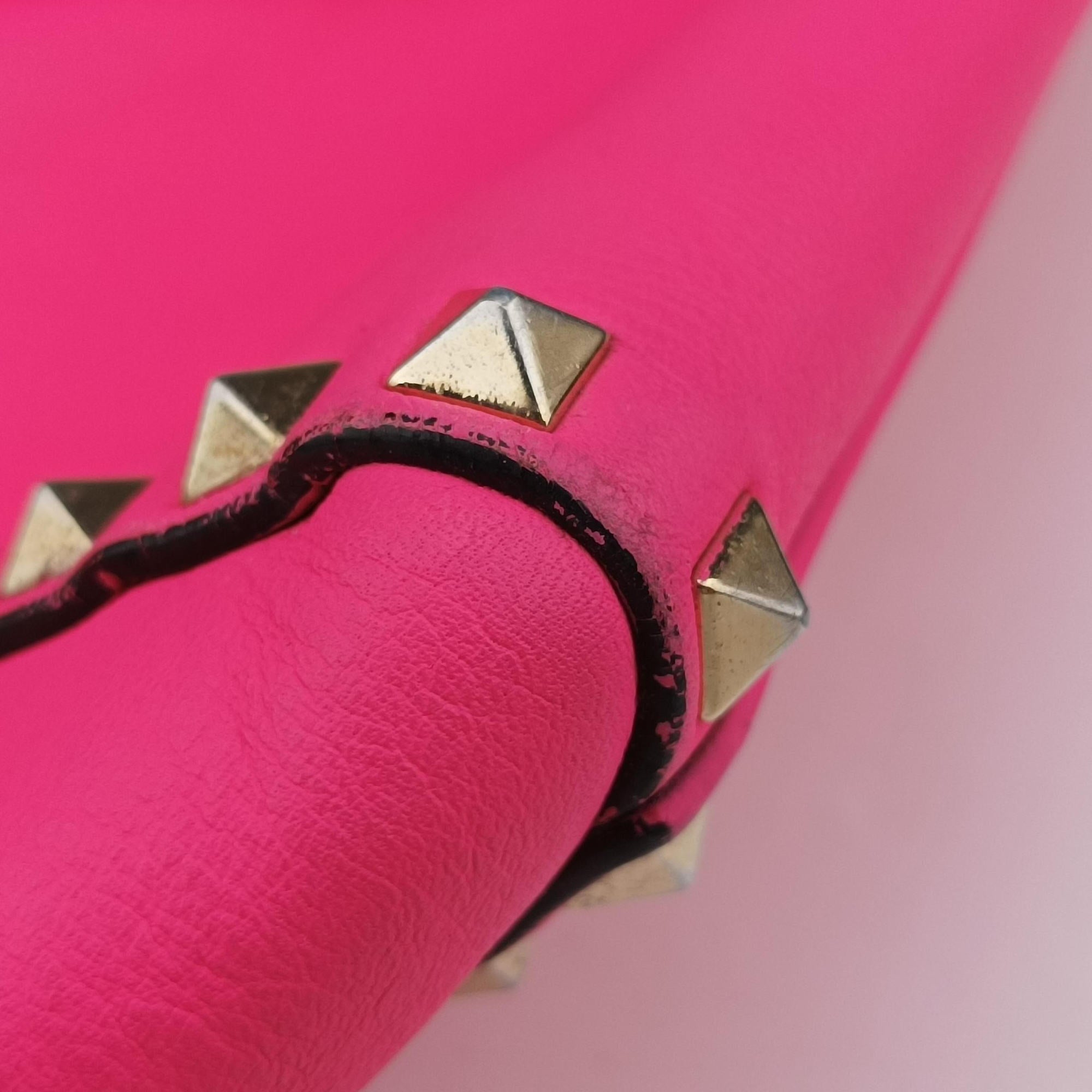 Secondhand Valentino Rockstud Rose leather  shoulderbag | stylenewstar
