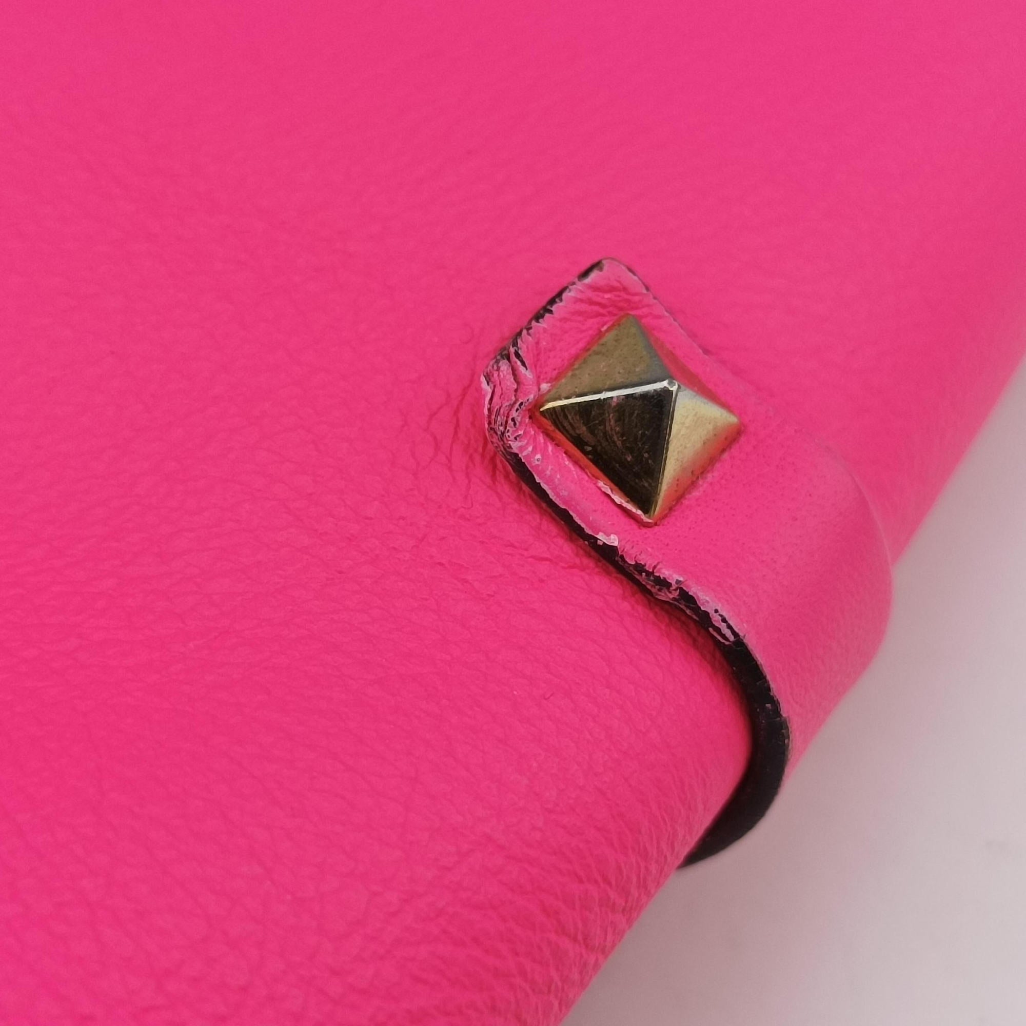Secondhand Valentino Rockstud Rose leather  shoulderbag | stylenewstar