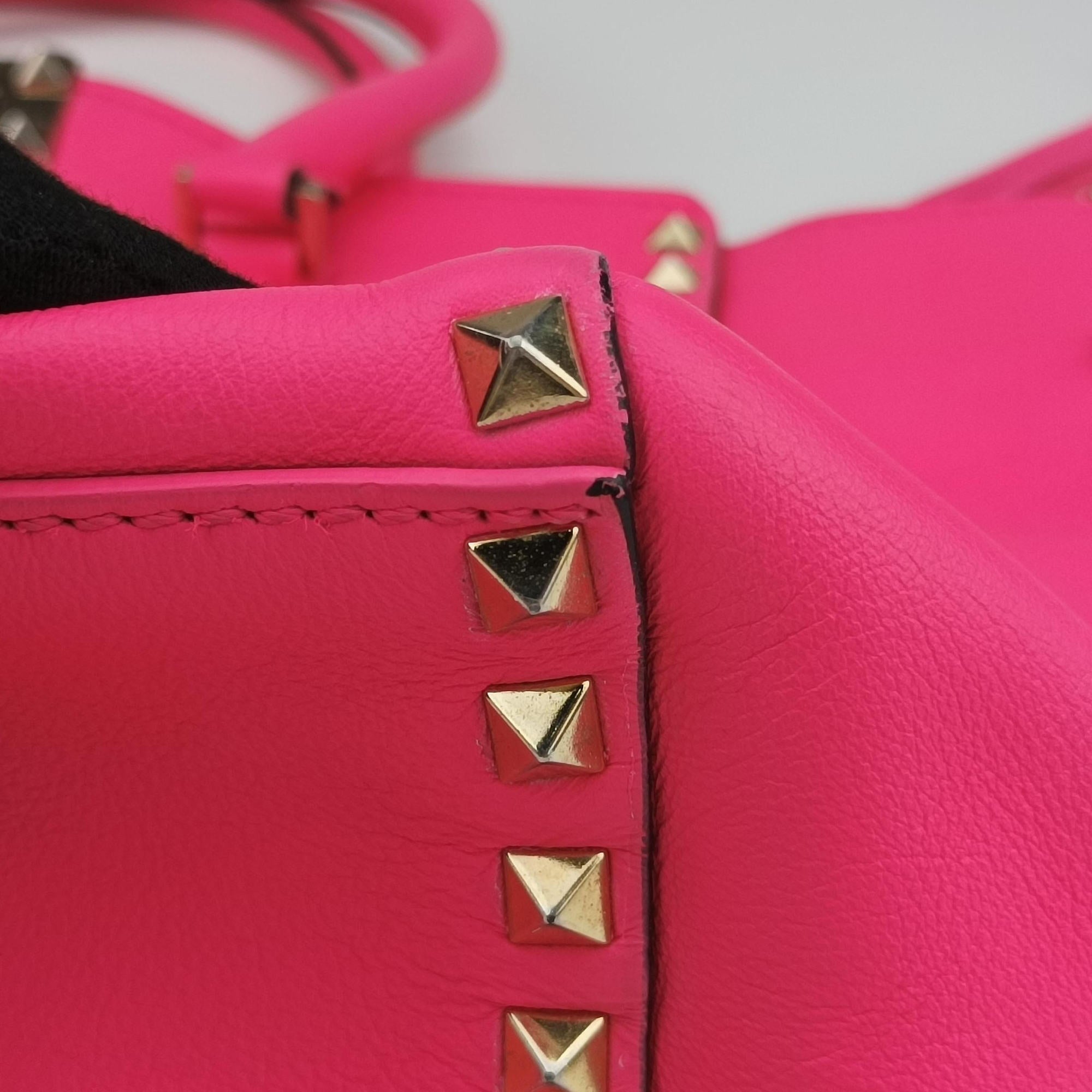 Secondhand Valentino Rockstud Rose leather  shoulderbag | stylenewstar