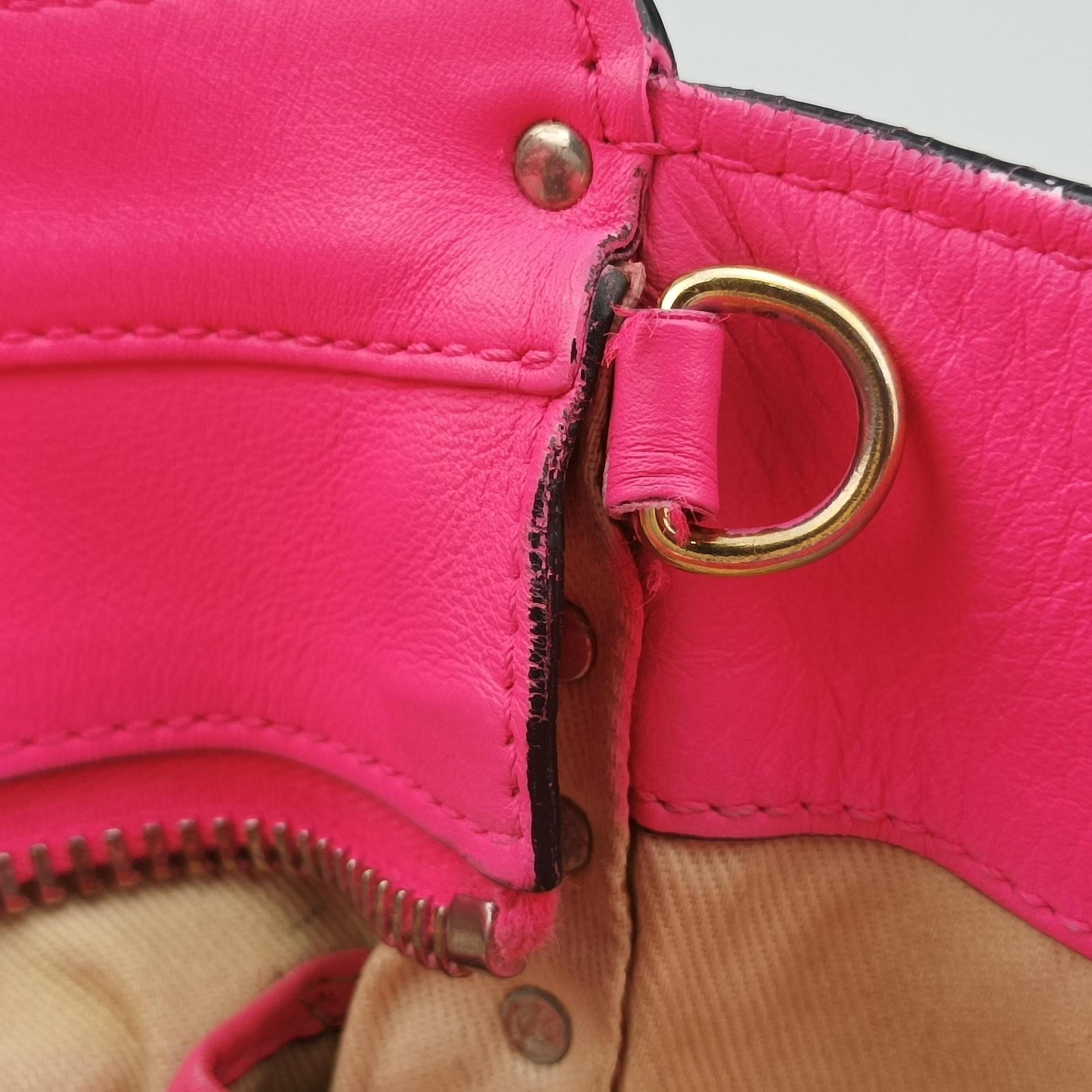Secondhand Valentino Rockstud Rose leather  shoulderbag | stylenewstar