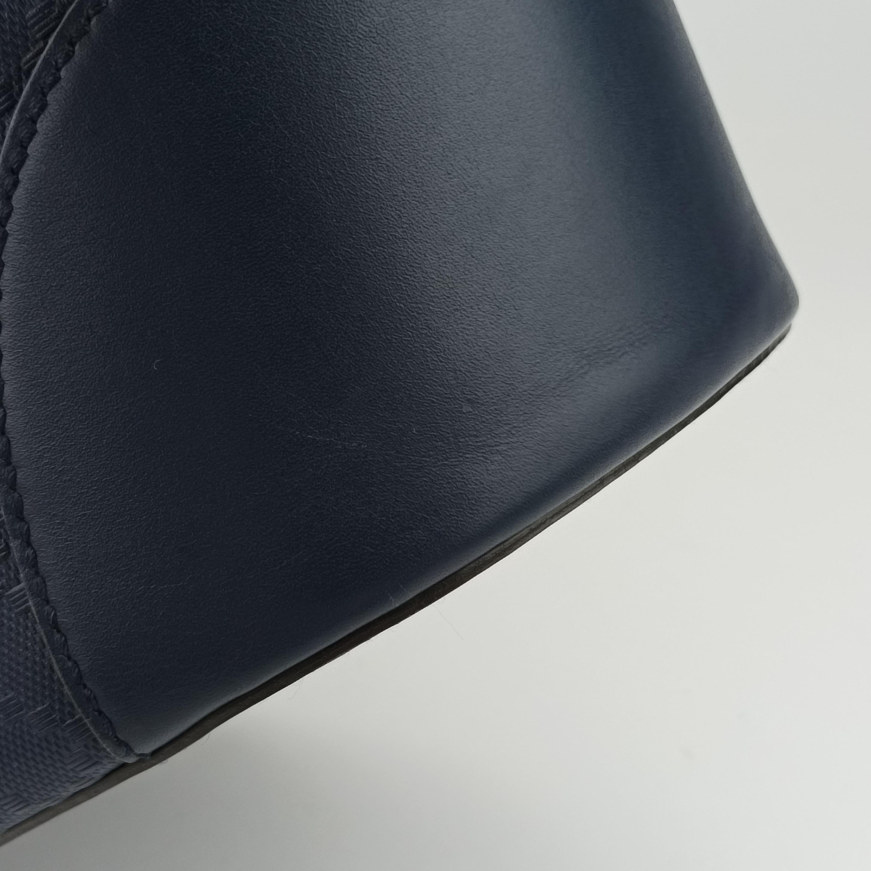 Pre-owned Gucci Bright Diamante Bucket Navy Leather 354228 shoulderbag | stylenewstar