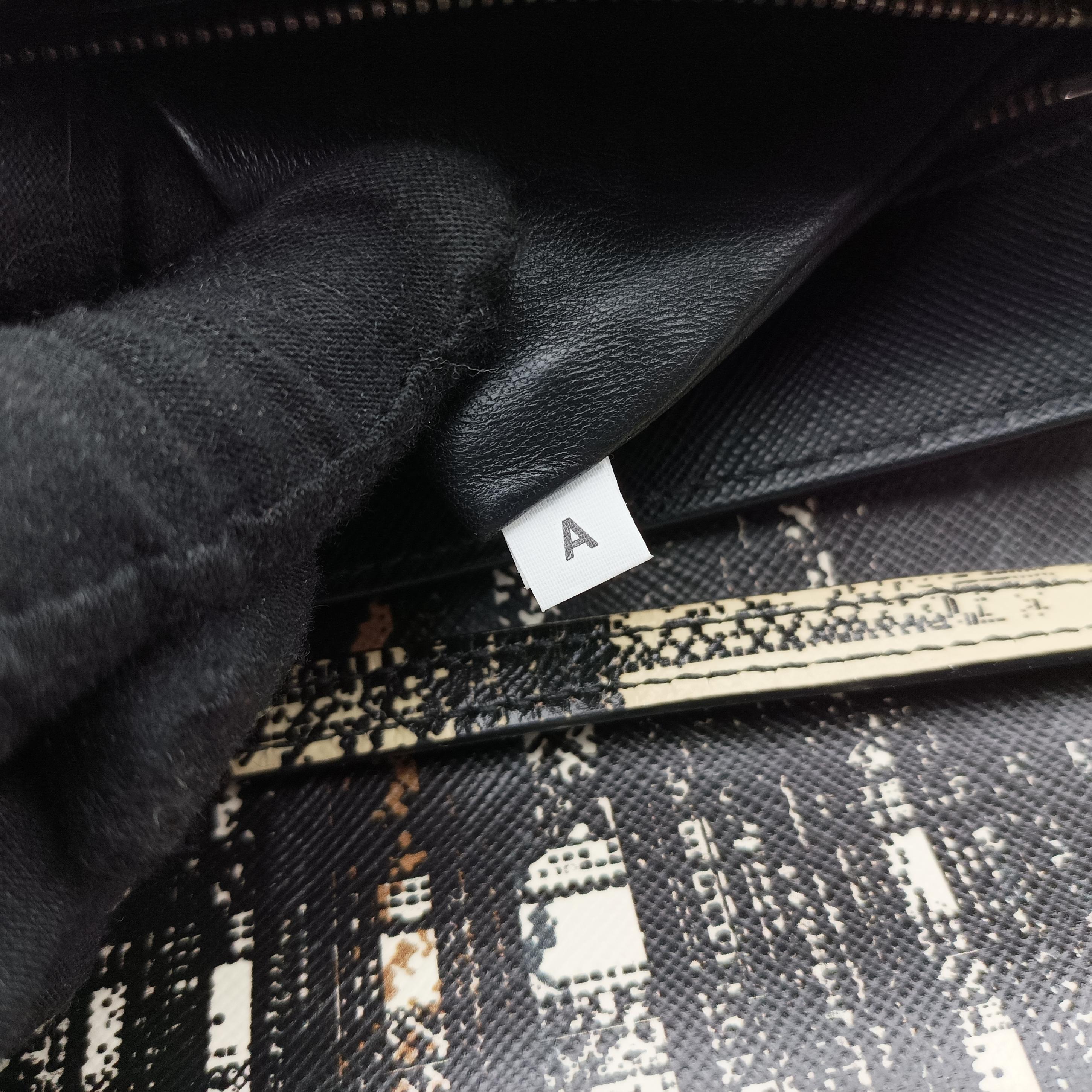 Pre-owned Prada Saffiano Tessuto Black×Multicolour Saffiano Leather  shoulderbag | stylenewstar