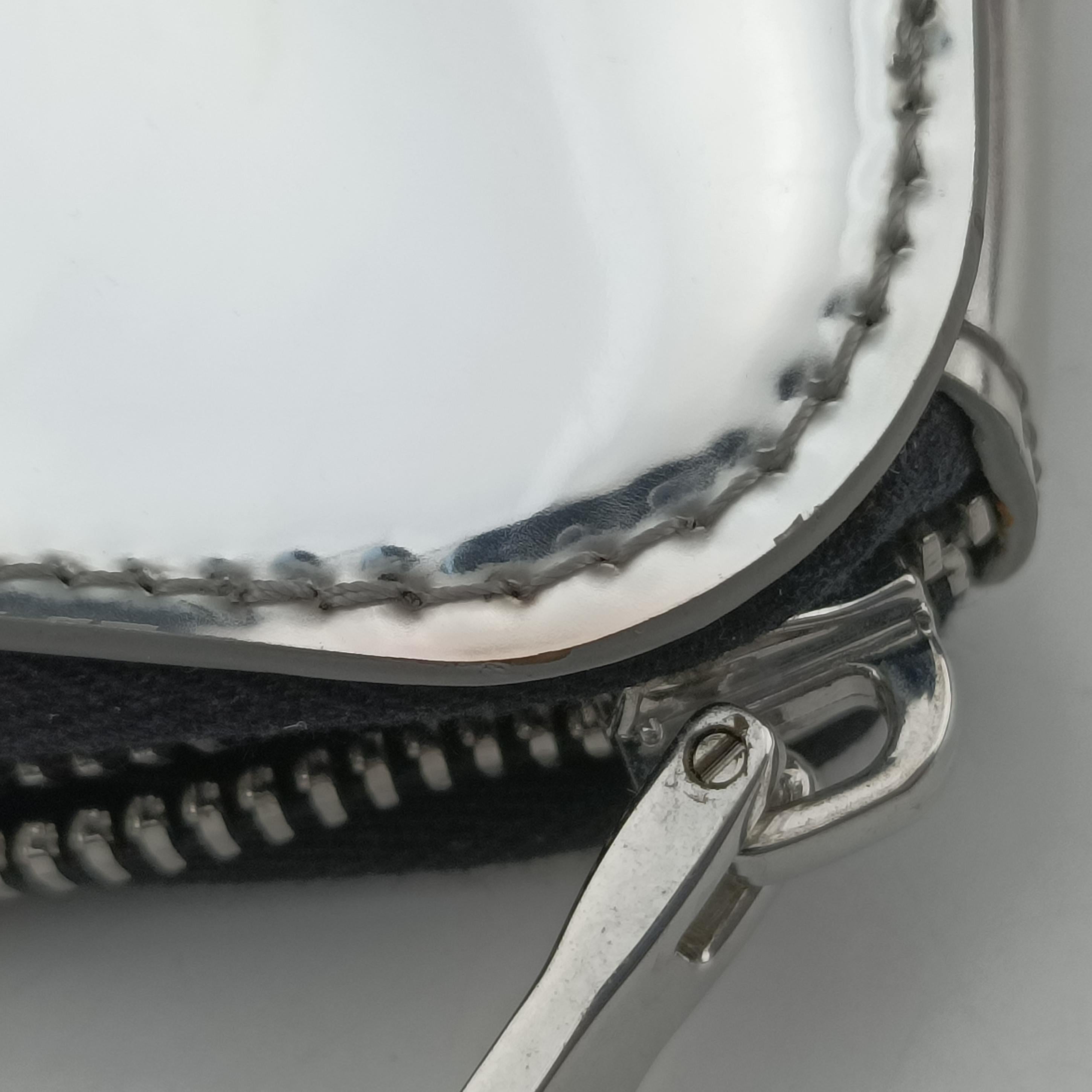 Secondhand Prada Triangle Logo Silver patent  shoulderbag | stylenewstar