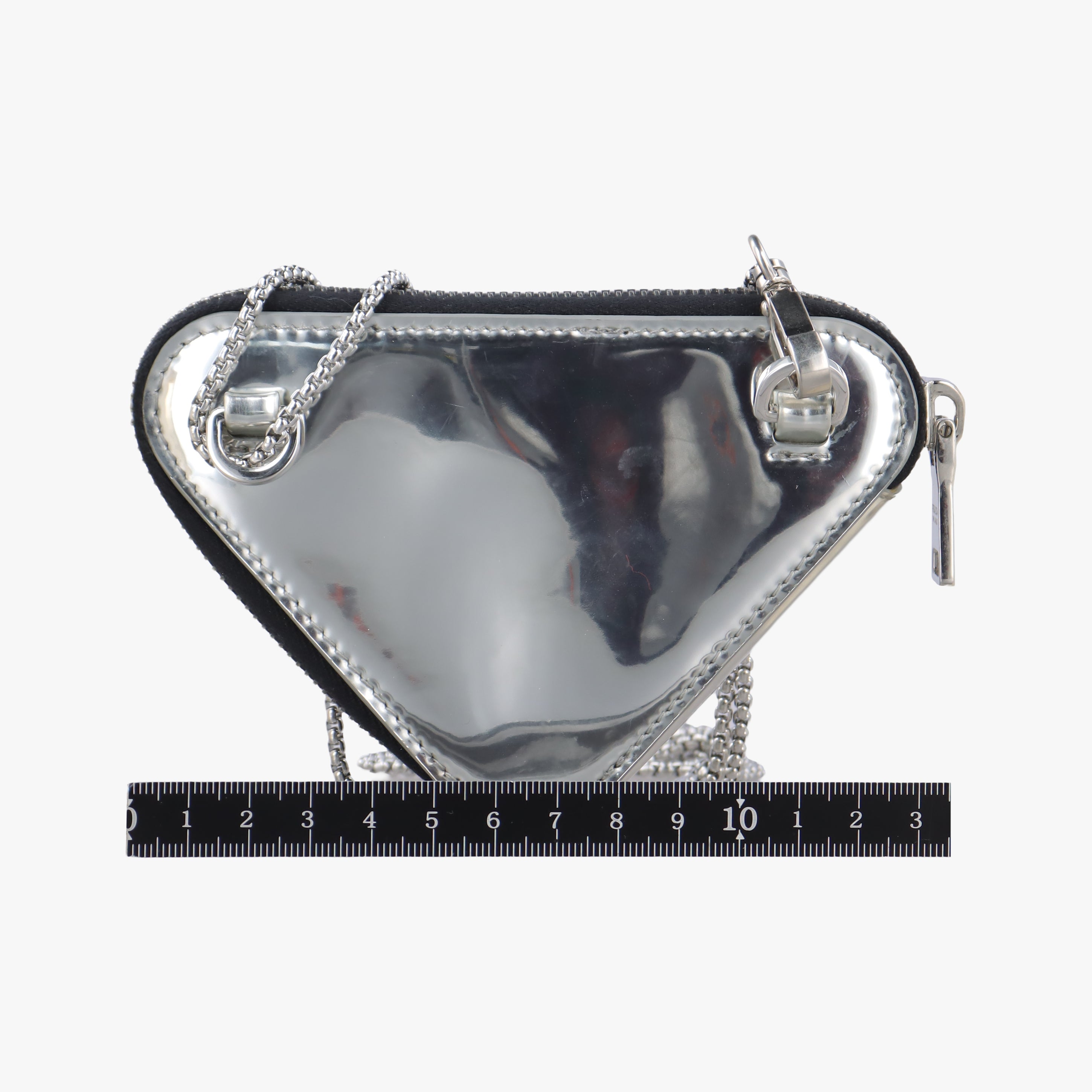 Secondhand Prada Triangle Logo Silver patent  shoulderbag | stylenewstar