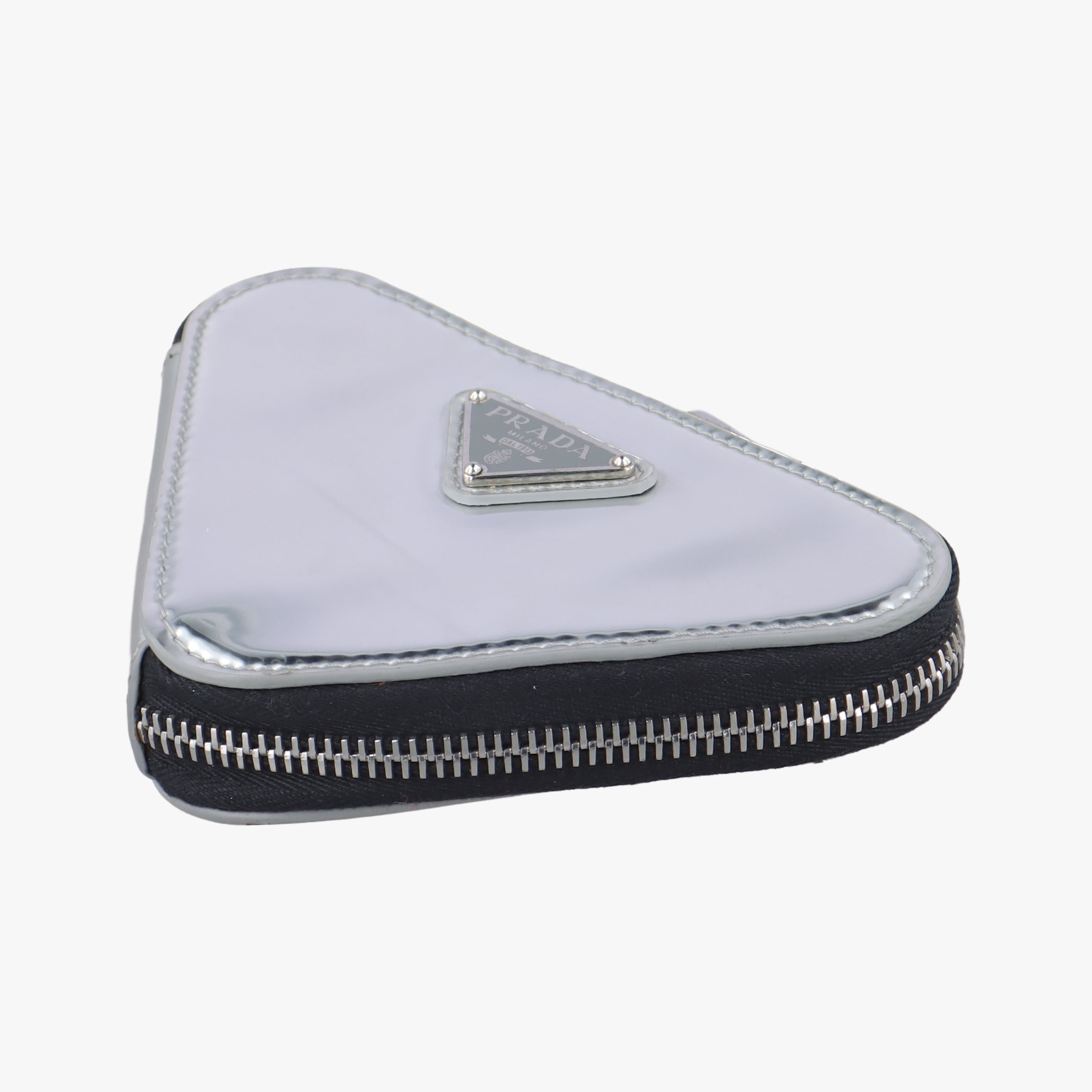 Secondhand Prada Triangle Logo Silver patent  shoulderbag | stylenewstar