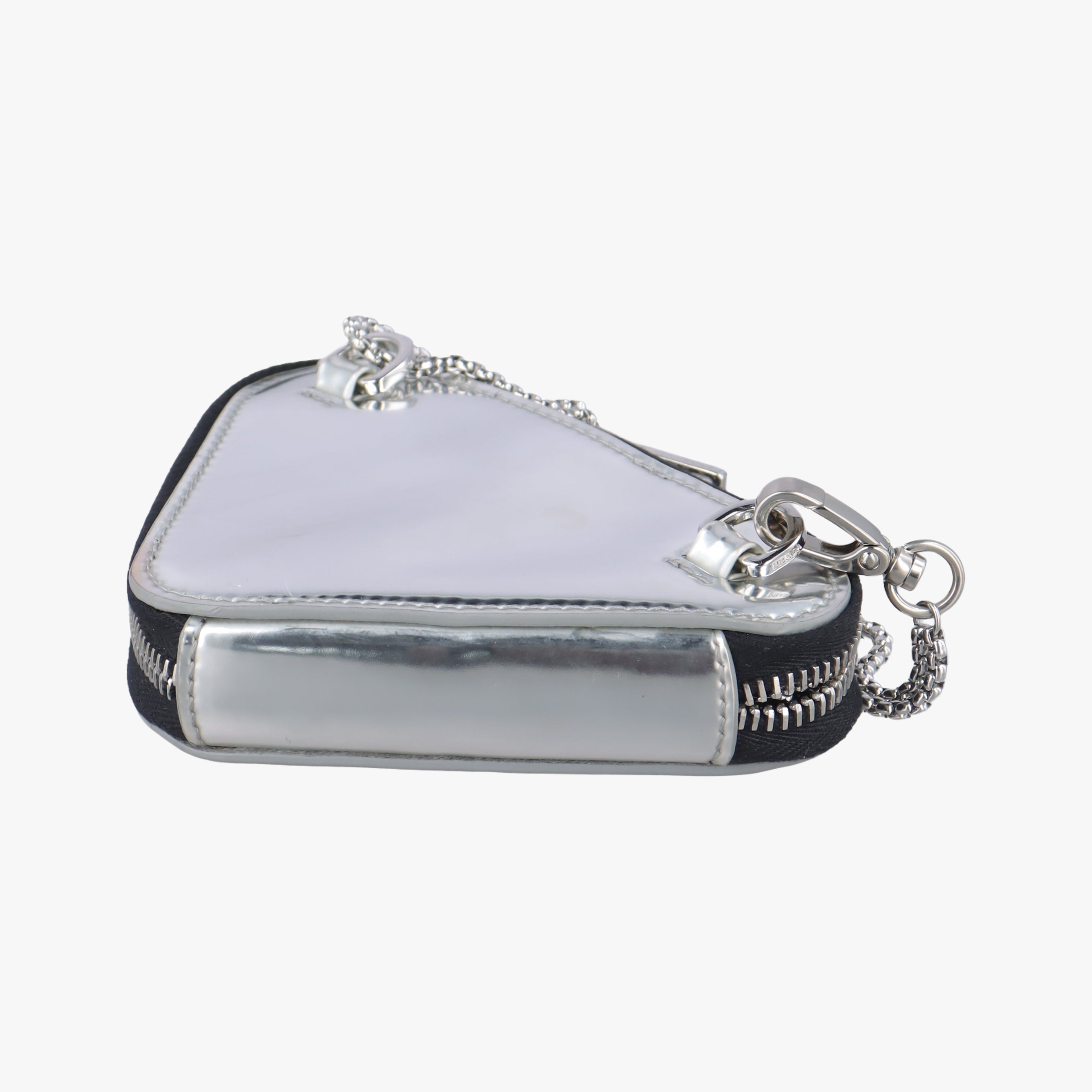 Secondhand Prada Triangle Logo Silver patent  shoulderbag | stylenewstar