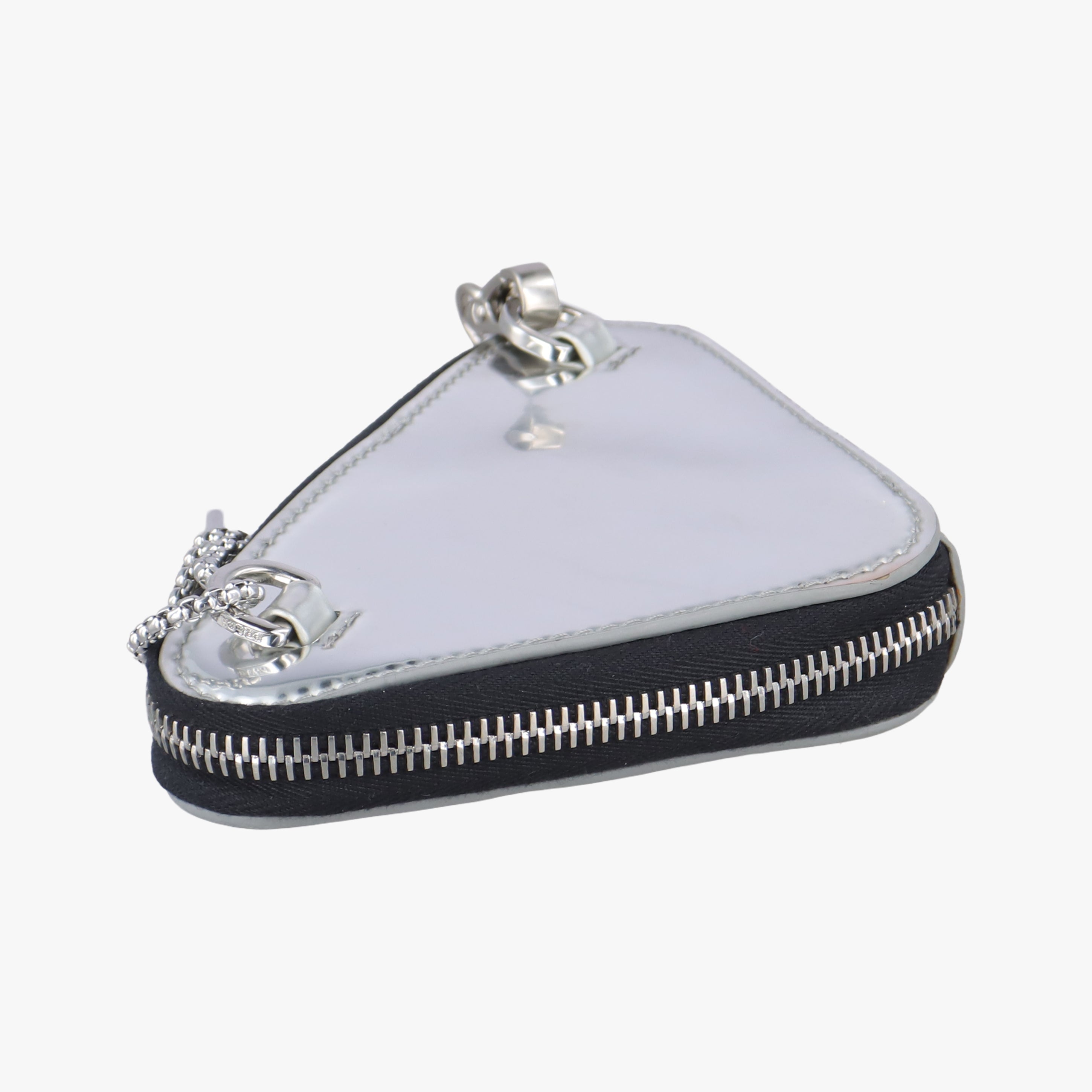 Secondhand Prada Triangle Logo Silver patent  shoulderbag | stylenewstar