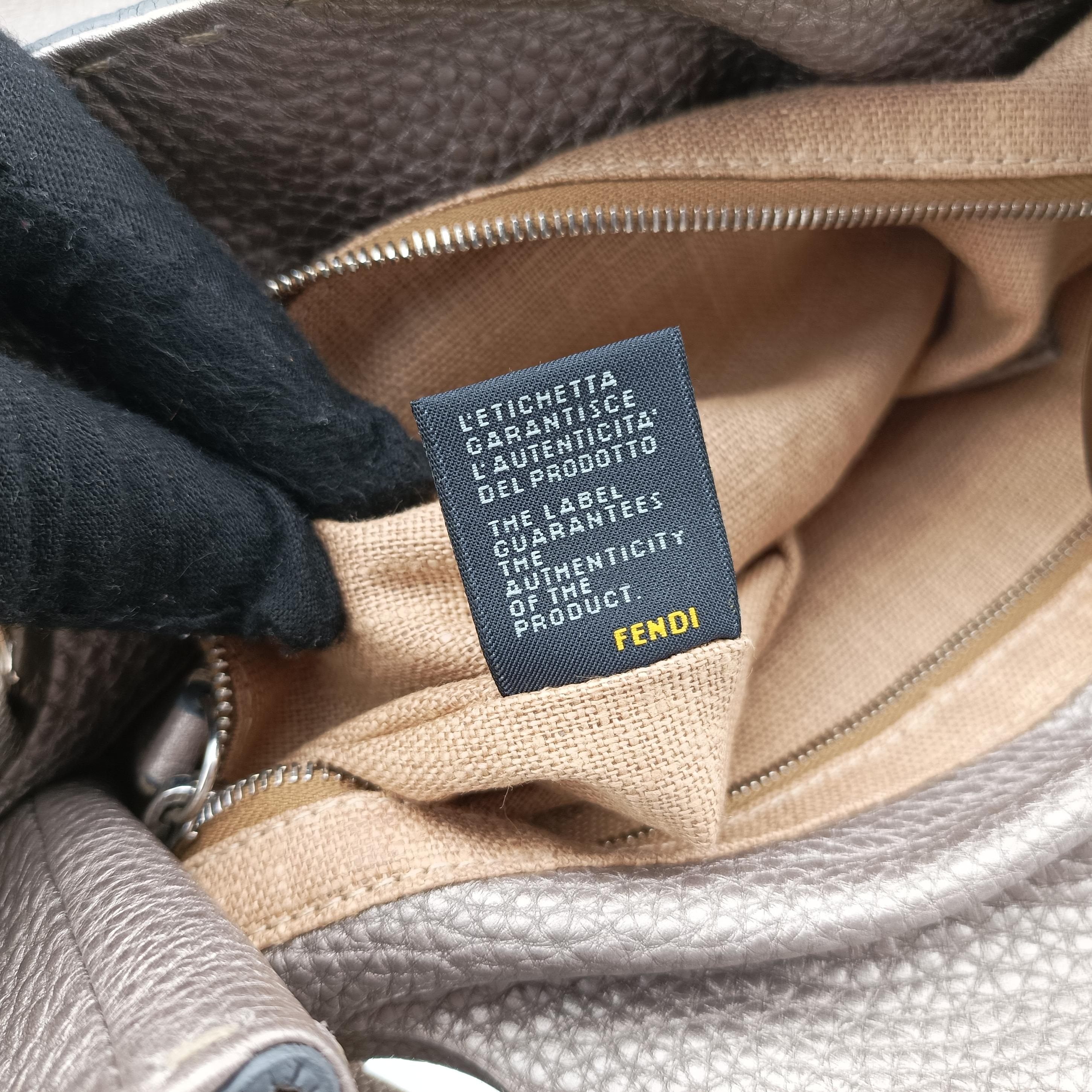 Secondhand Fendi Selleria Pomodorino Silver Leather 8BR595 shoulderbag | stylenewstar