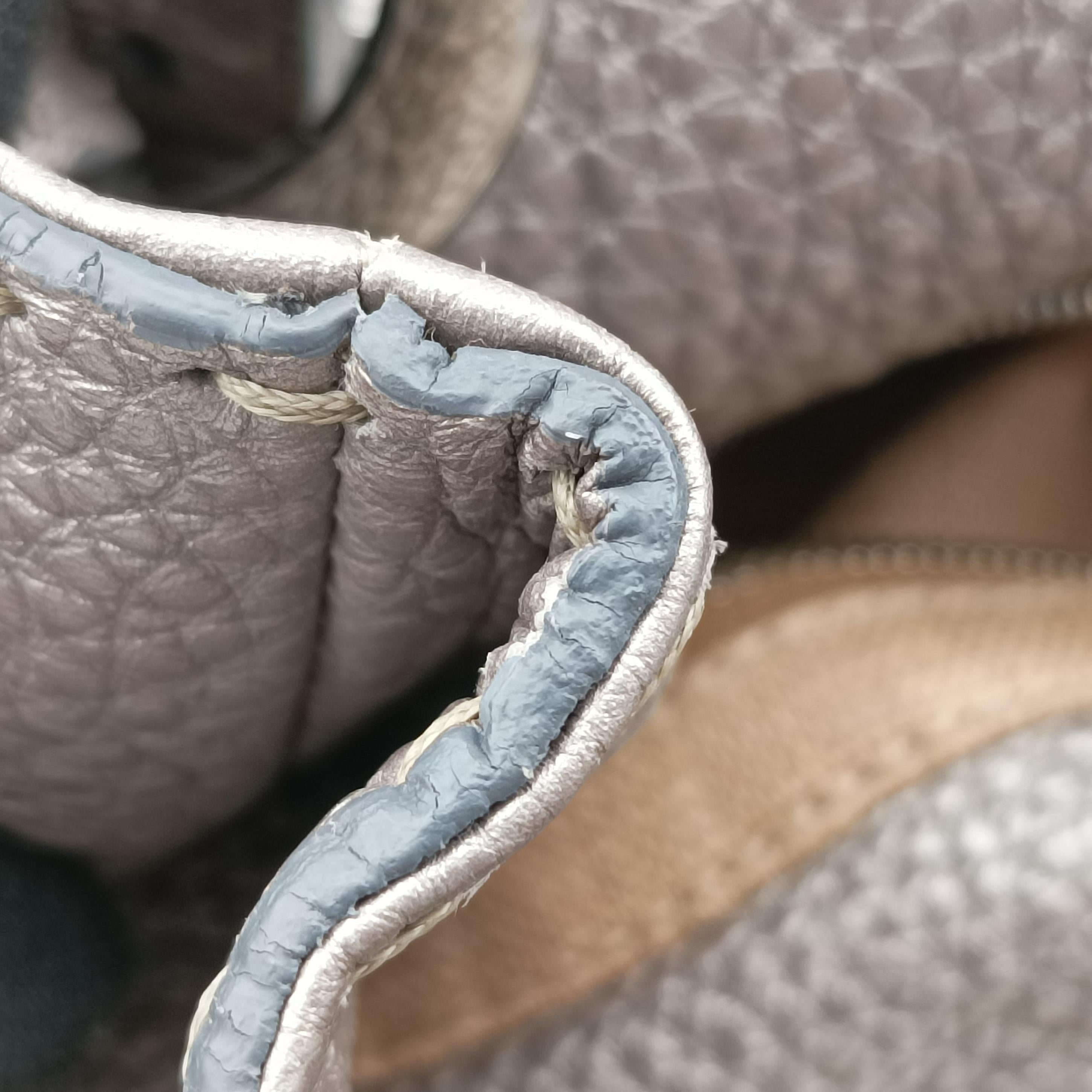 Secondhand Fendi Selleria Pomodorino Silver Leather 8BR595 shoulderbag | stylenewstar