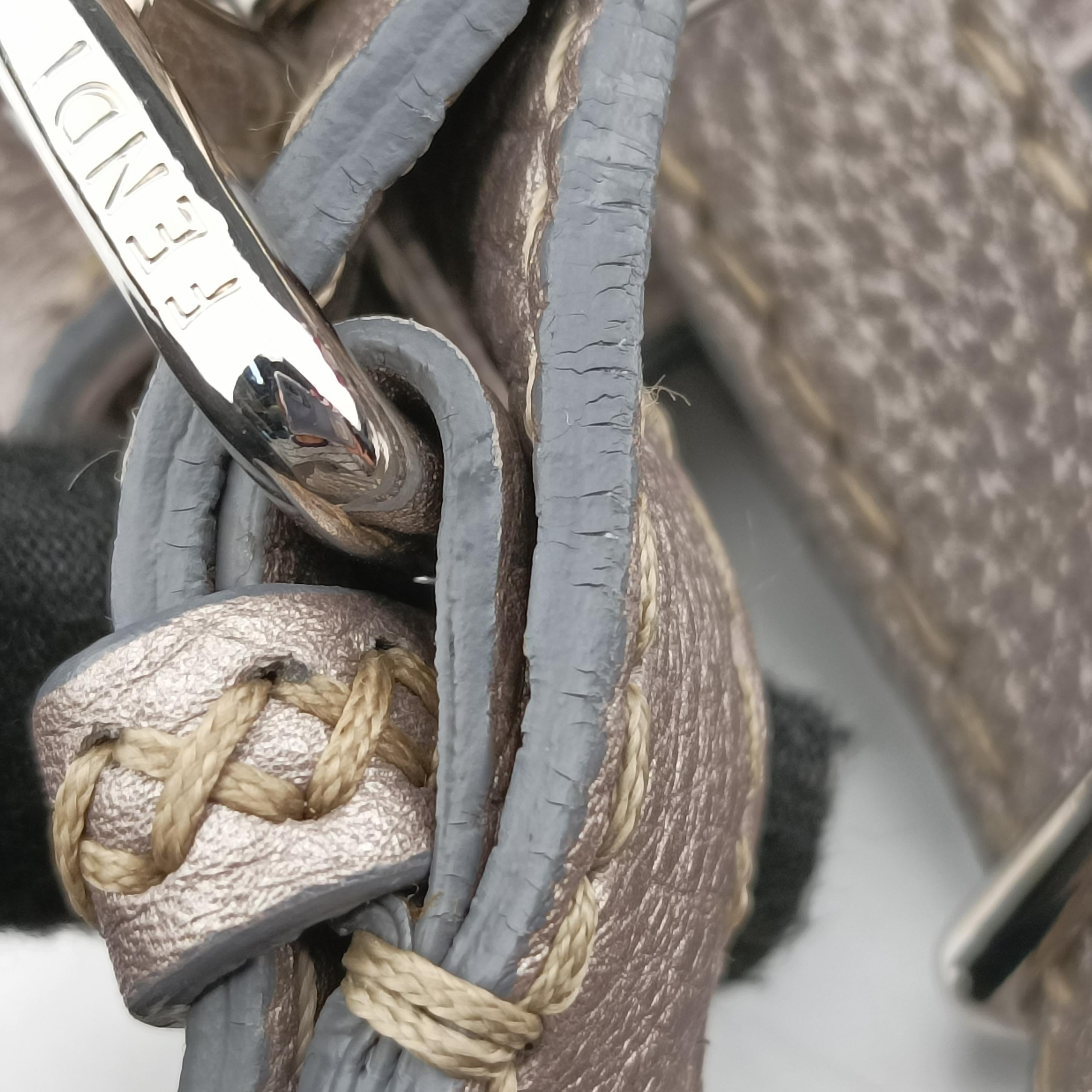 Secondhand Fendi Selleria Pomodorino Silver Leather 8BR595 shoulderbag | stylenewstar