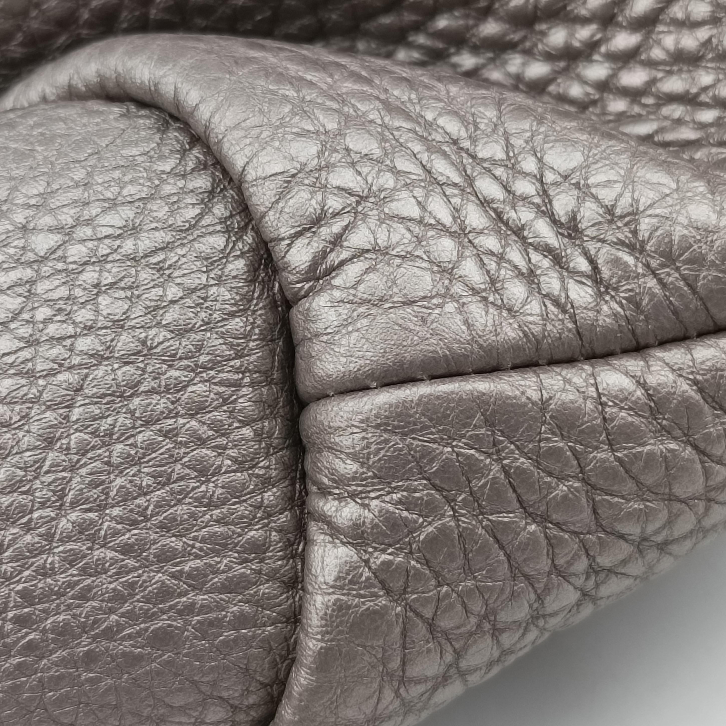 Secondhand Fendi Selleria Pomodorino Silver Leather 8BR595 shoulderbag | stylenewstar